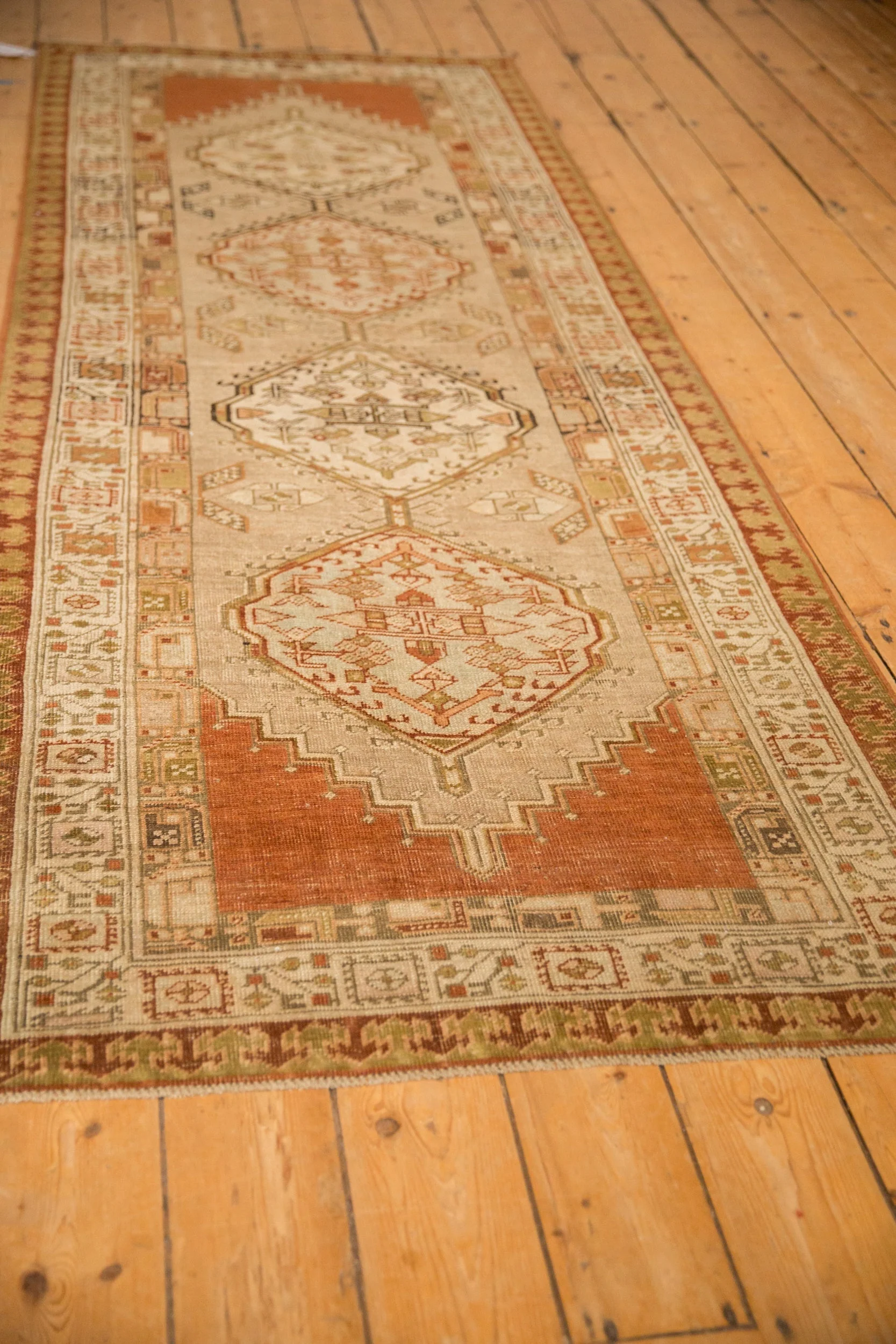 3.5x8.5 Vintage Distressed Serab Rug Runner - Image 4