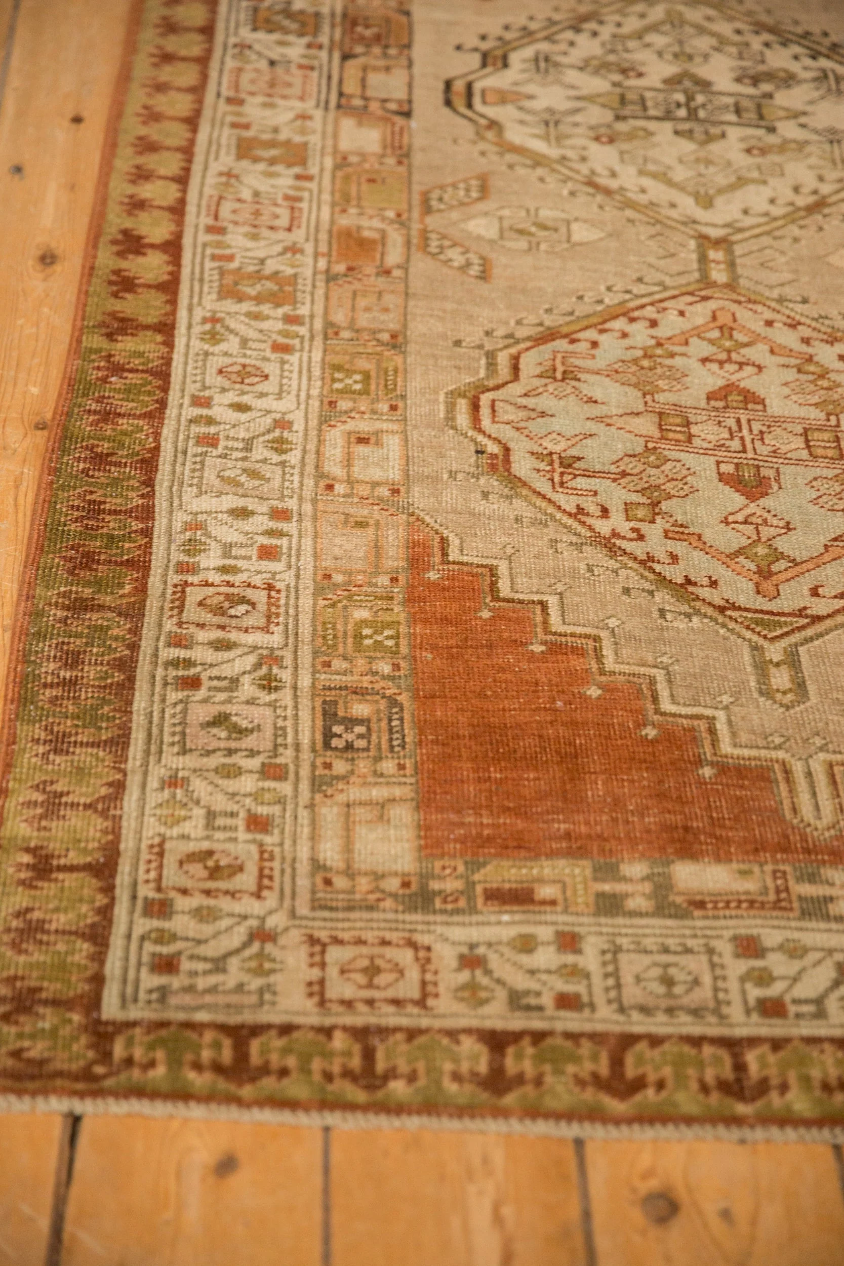 3.5x8.5 Vintage Distressed Serab Rug Runner - Image 5