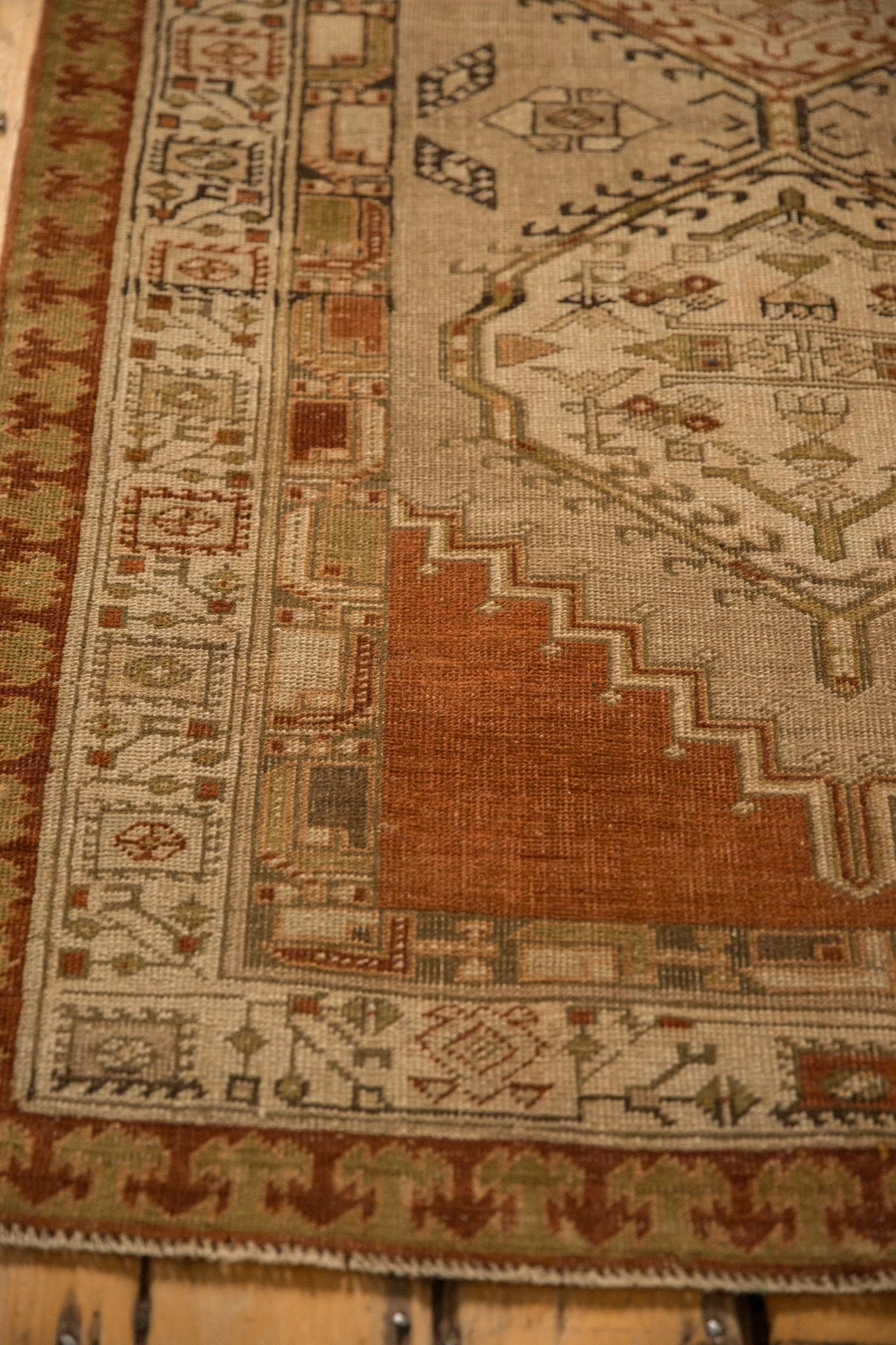 3.5x8.5 Vintage Distressed Serab Rug Runner - Image 8