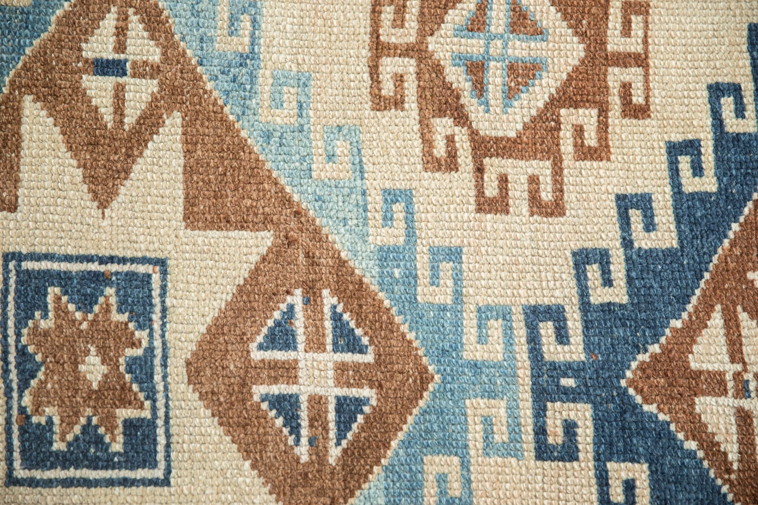 3.5x9.5 Vintage Distressed Kars Rug Runner - Image 3