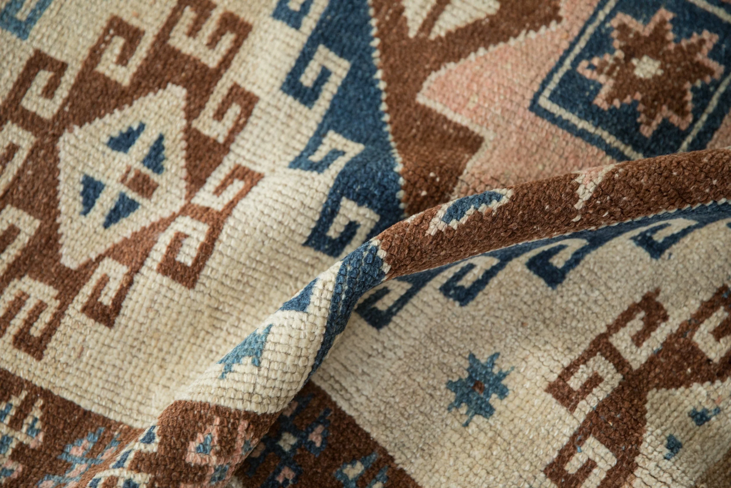 3.5x9.5 Vintage Distressed Kars Rug Runner - Image 9