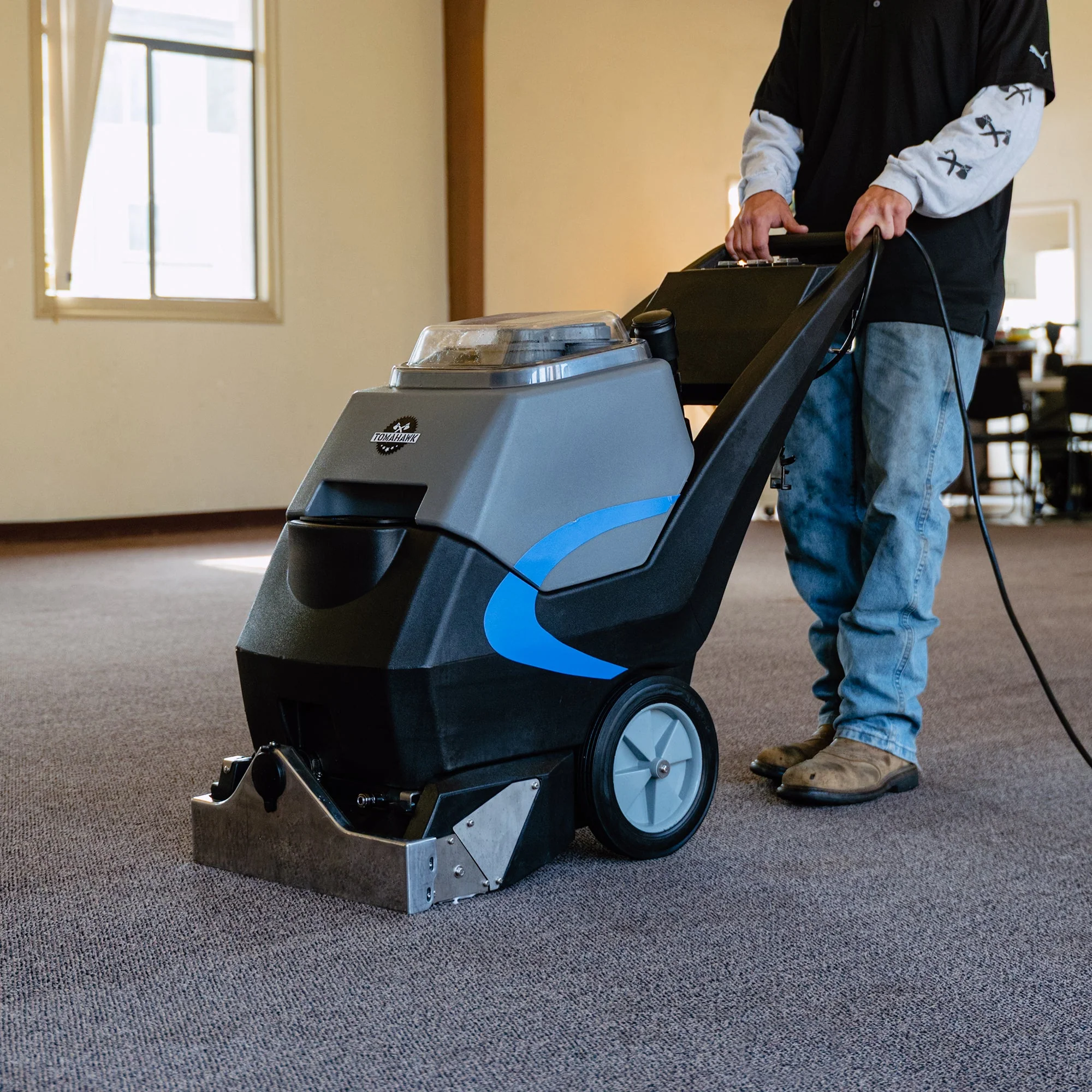 3-in-1 Commercial Carpet Extractor Cleaner, 18” Width, 9 Gallon Dual Tanks, Dual 1000W Motors for Hotels, Offices & Upholstery - Image 2