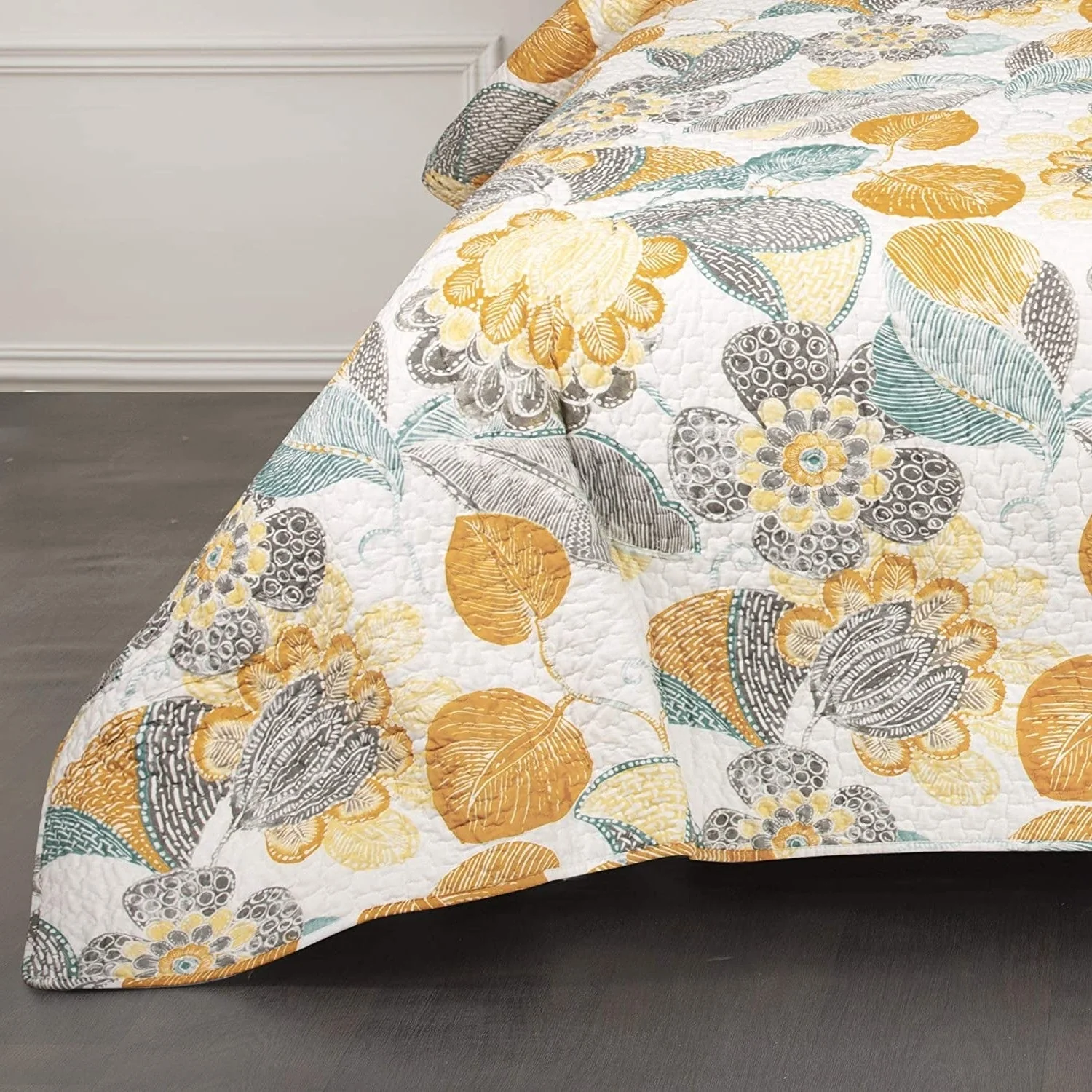 3 Piece Reversible Yellow Grey Floral Cotton Quilt Set in King Size - Image 5