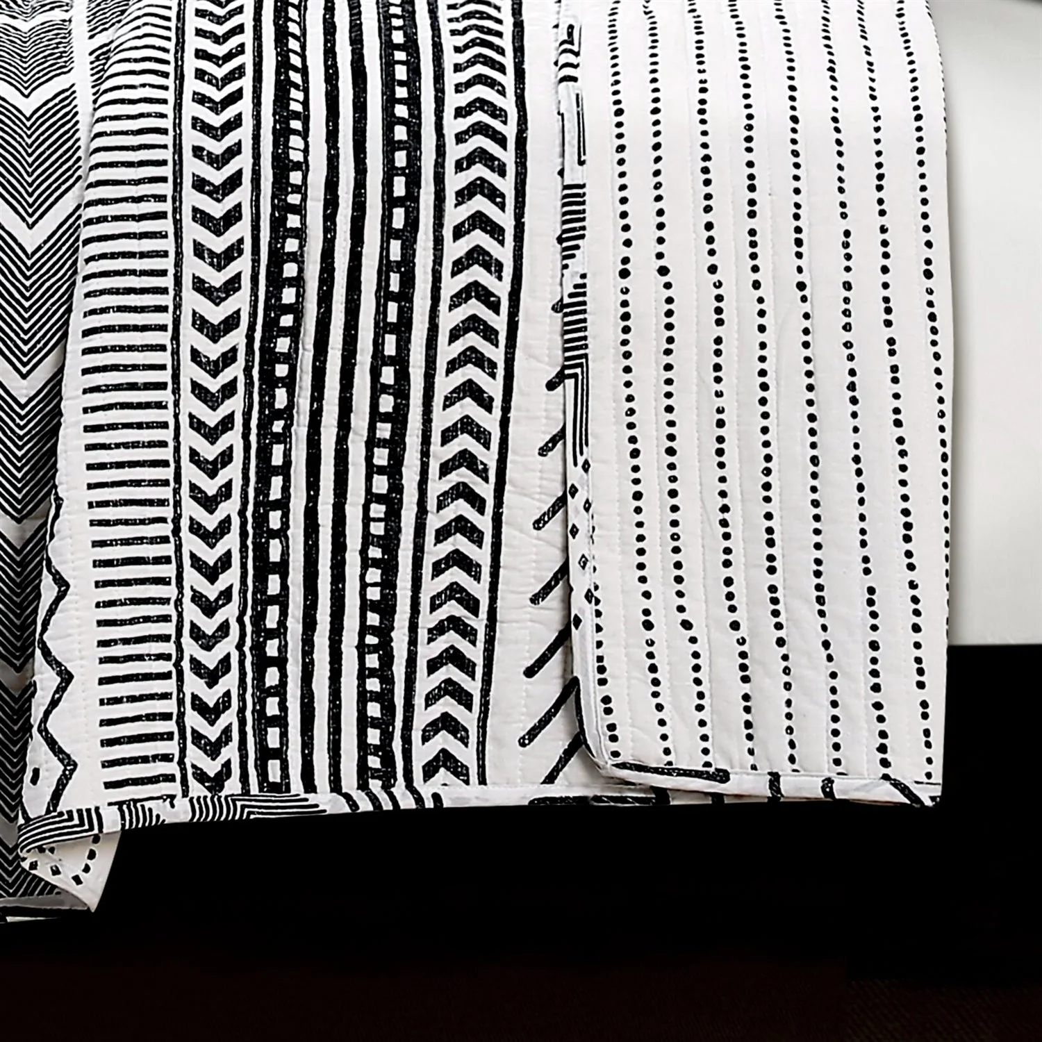3 Piece Scandinavian Black White Reversible Cotton Set in Full/Queen - Image 4