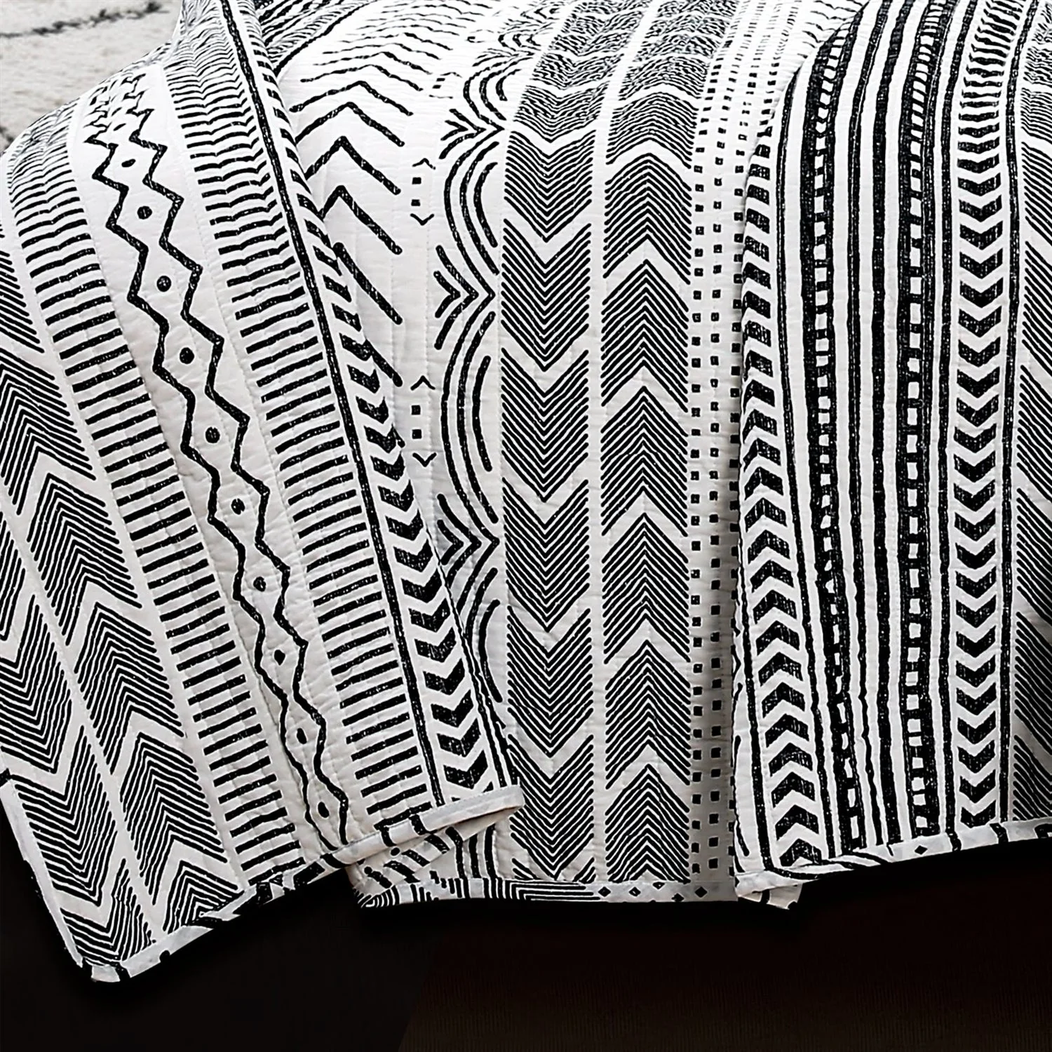 3 Piece Scandinavian Black White Reversible Cotton Set in King - Image 4