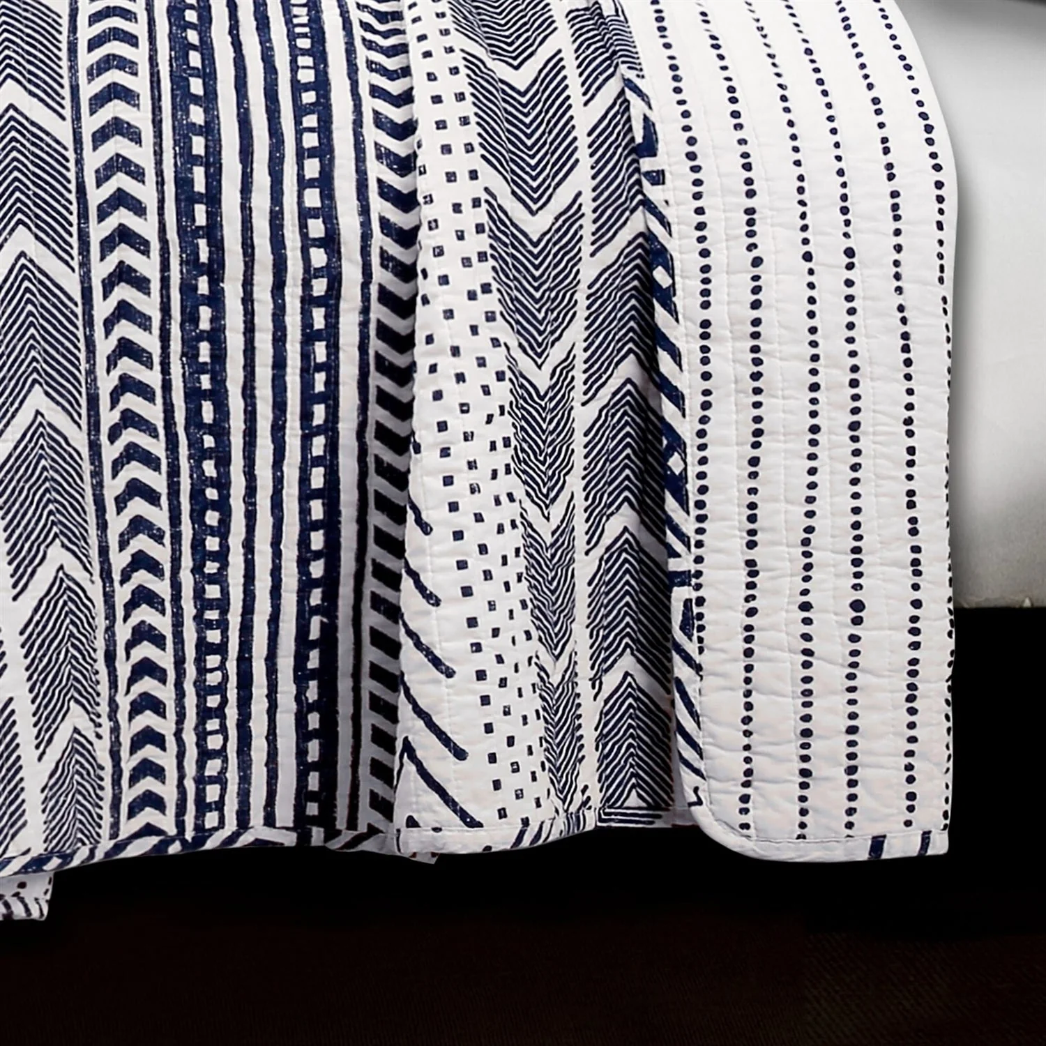 3 Piece Scandinavian Blue White Reversible Cotton Set in King - Image 5