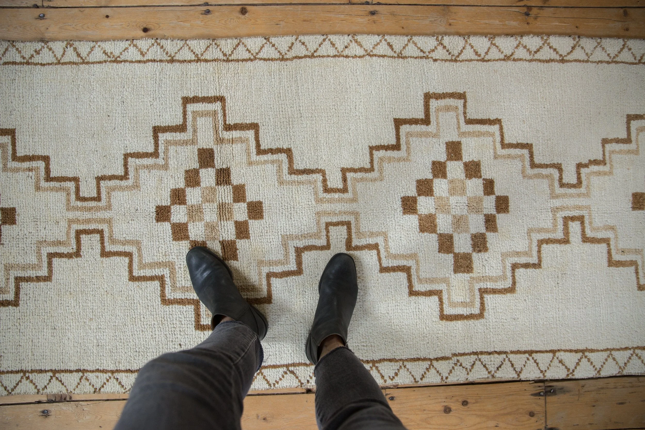3x11 Vintage Distressed Kars Rug Runner - Image 2