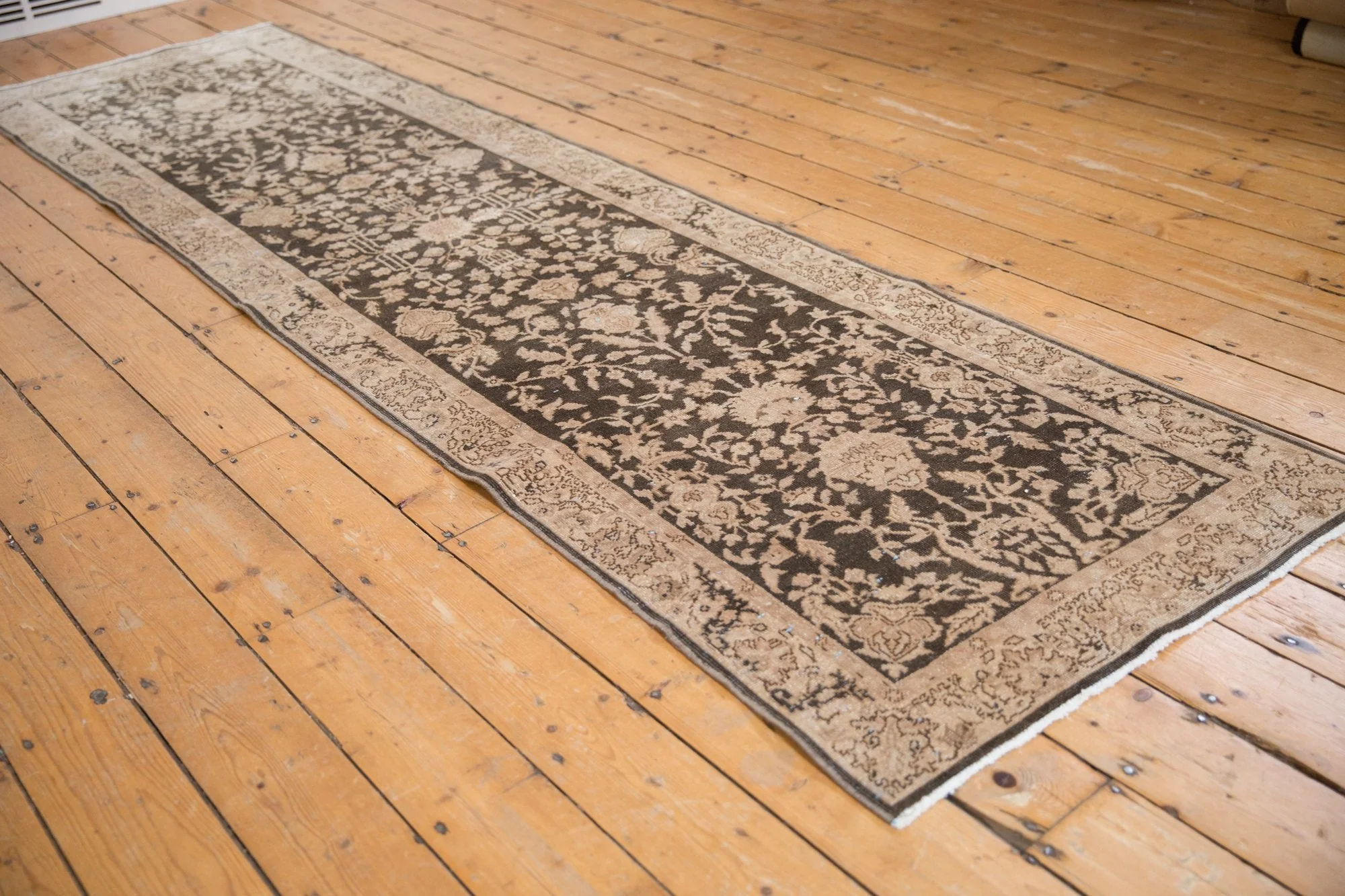 3x11 Vintage Distressed Sparta Rug Runner - Image 4
