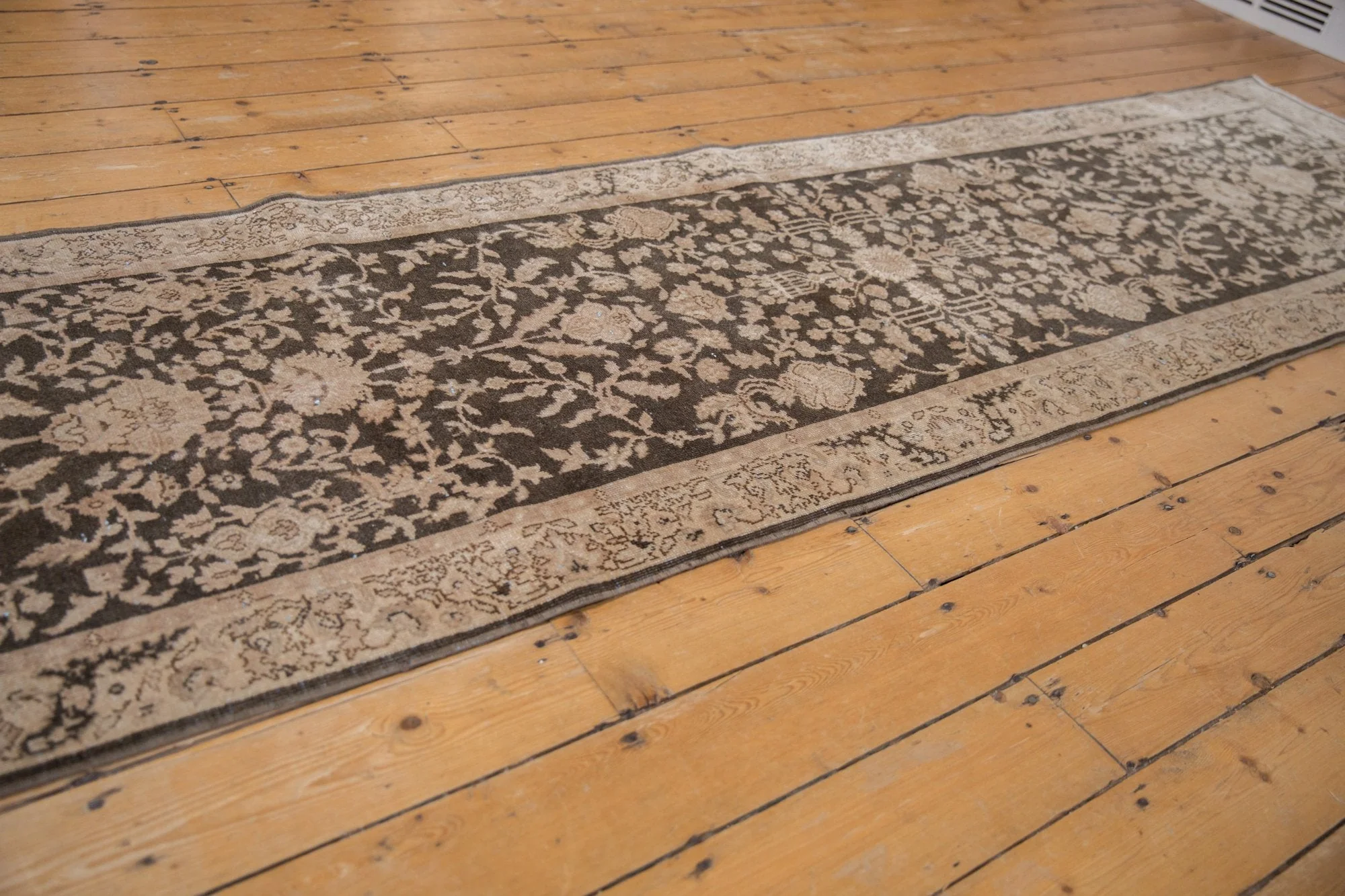 3x11 Vintage Distressed Sparta Rug Runner - Image 8