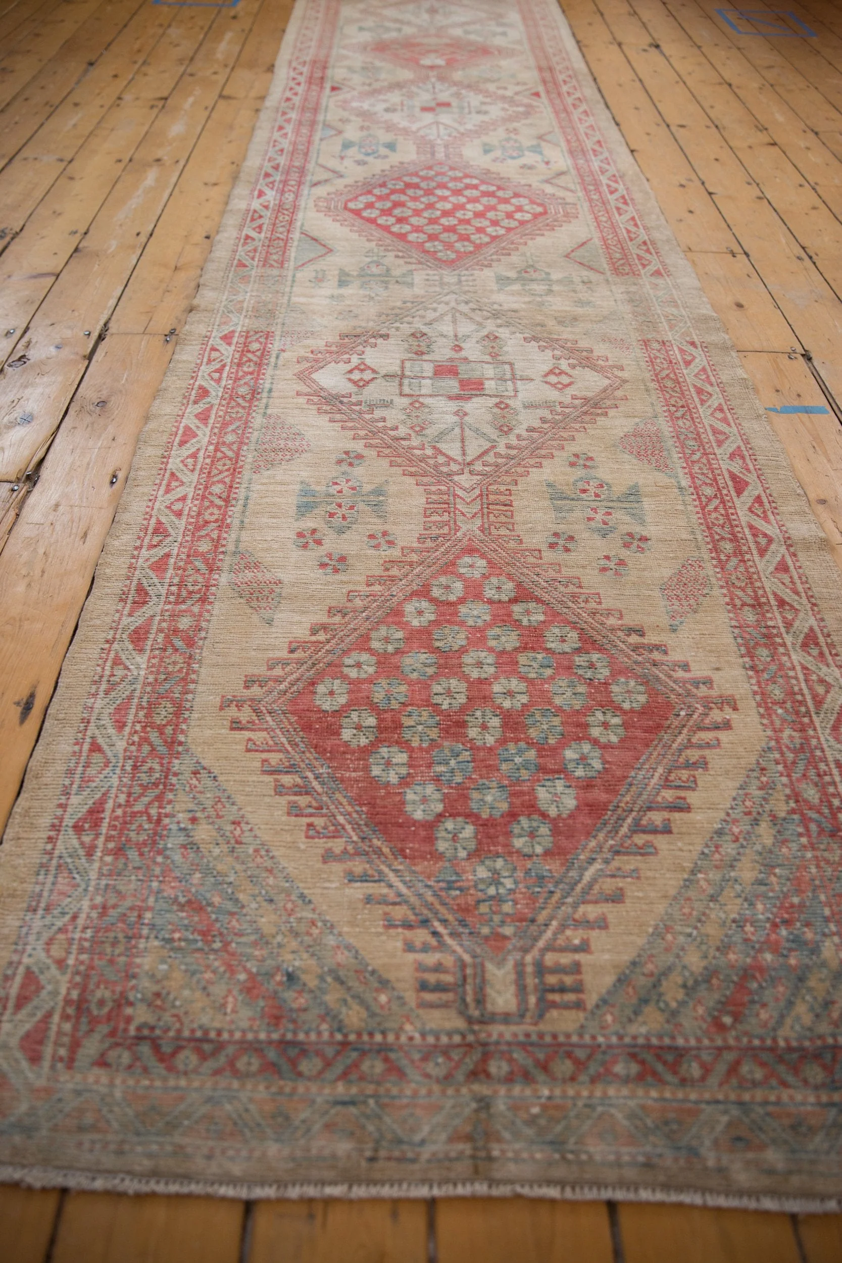 3x13.5 Vintage Distressed Serab Rug Runner - Image 5