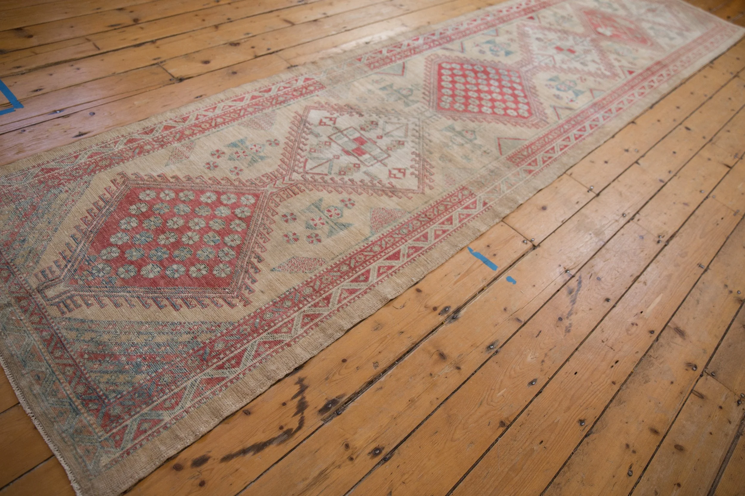 3x13.5 Vintage Distressed Serab Rug Runner - Image 7
