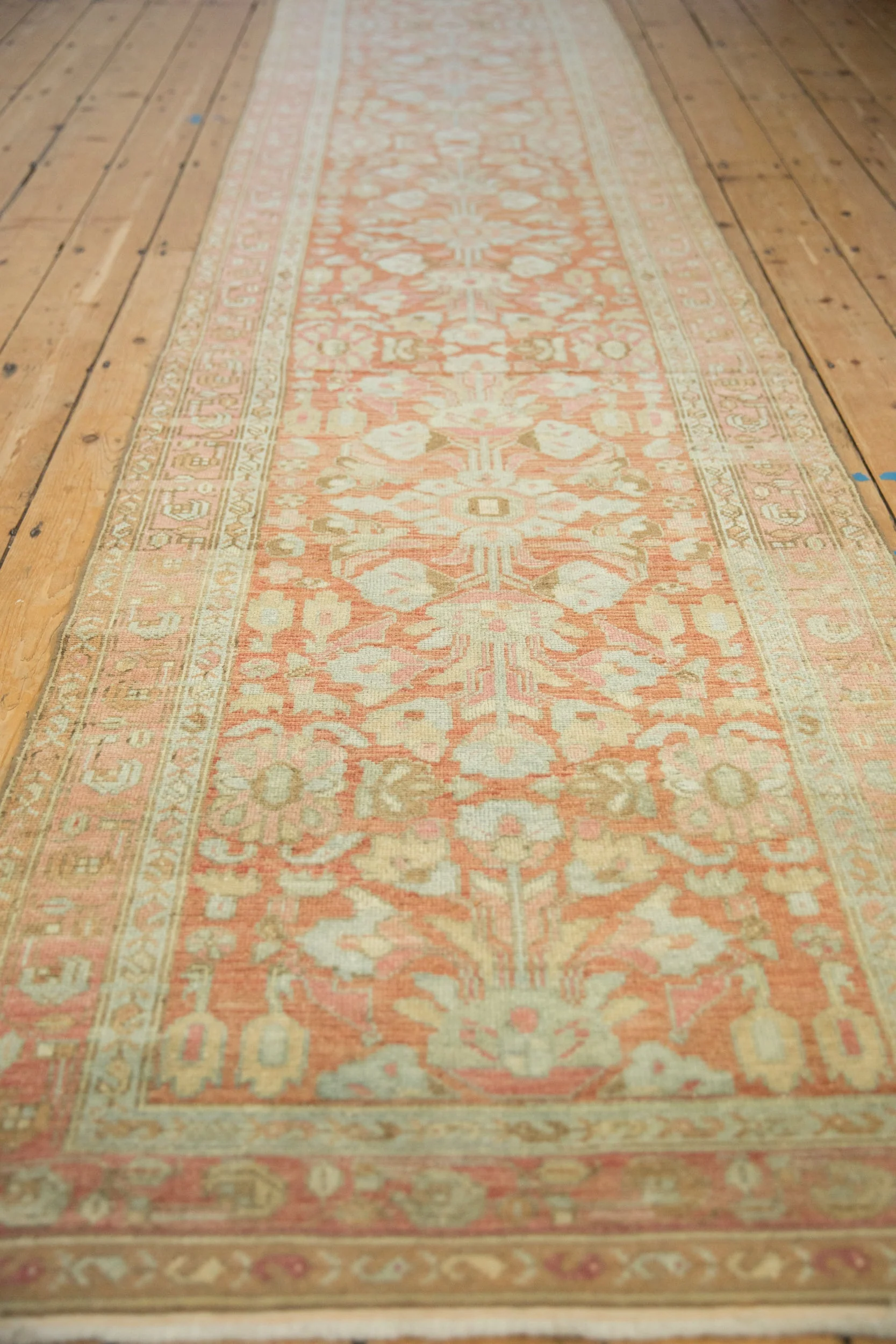 3x16.5 Vintage Distressed Lilihan Rug Runner - Image 4
