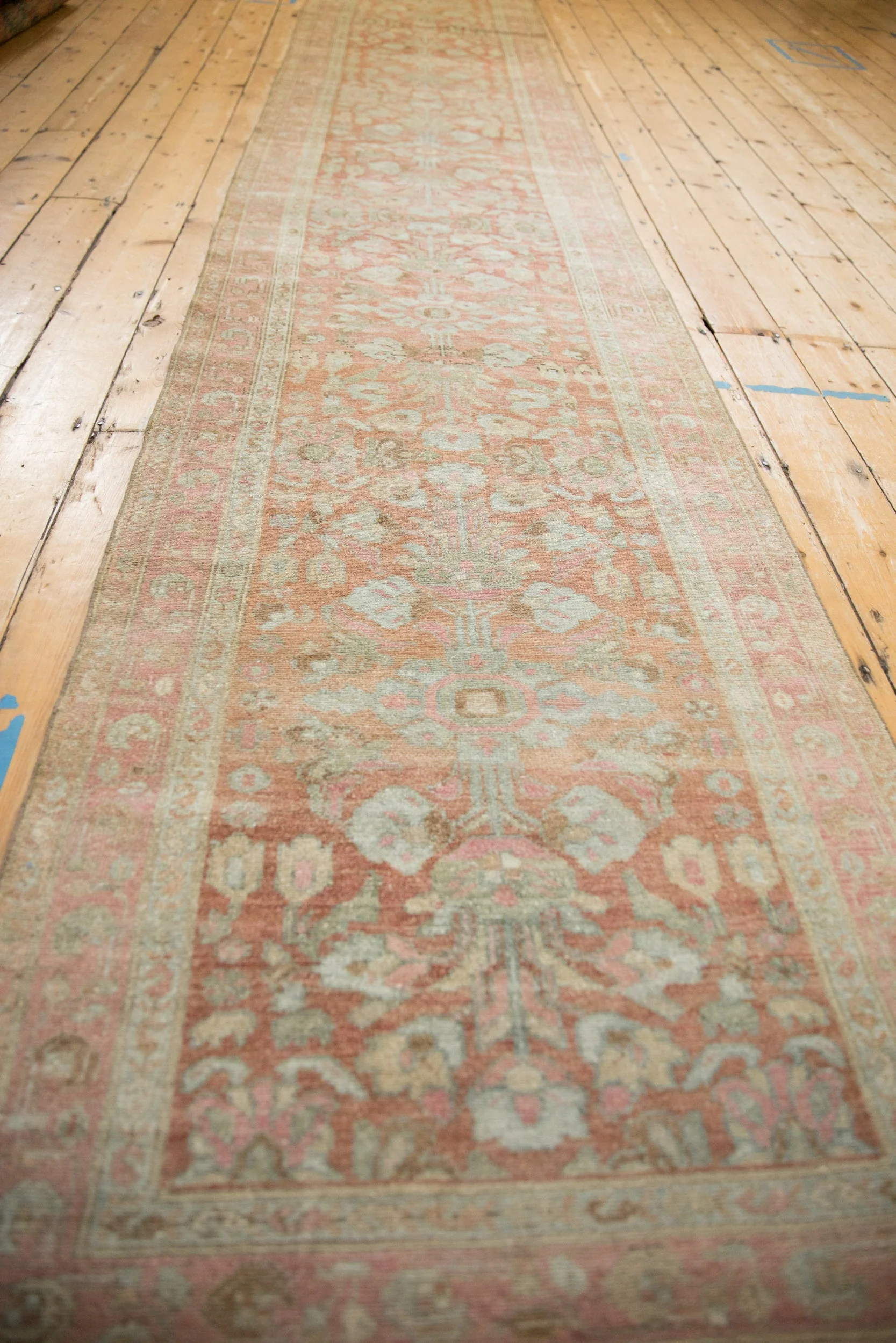 3x16.5 Vintage Distressed Lilihan Rug Runner - Image 8