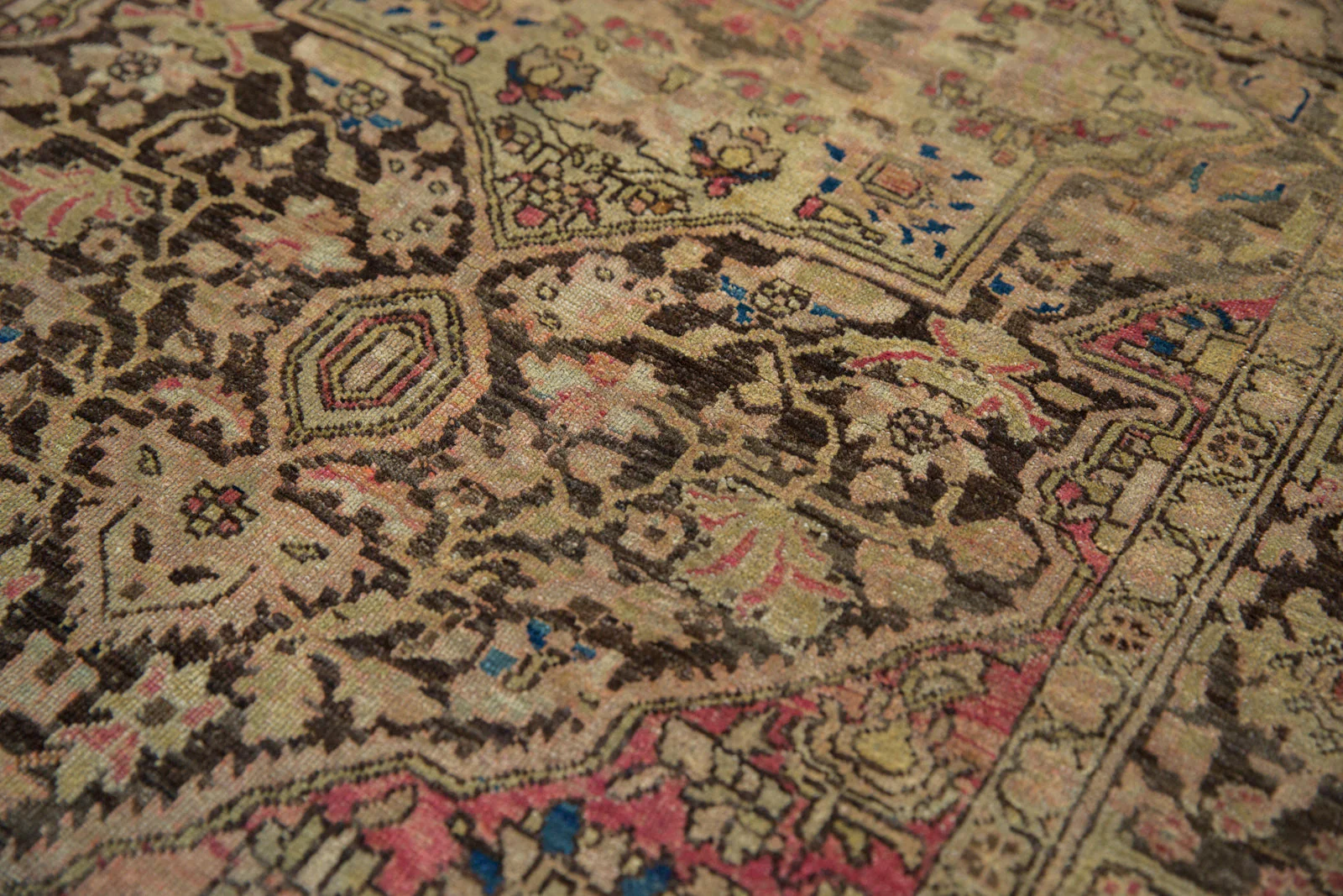 3x5 Antique Farahan Sarouk Rug - Image 17