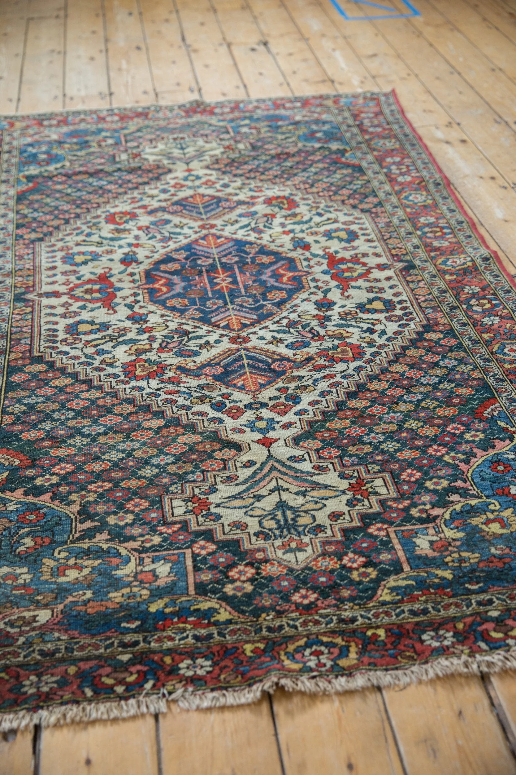 4.5x6.5 Vintage Baktiari Rug - Image 7