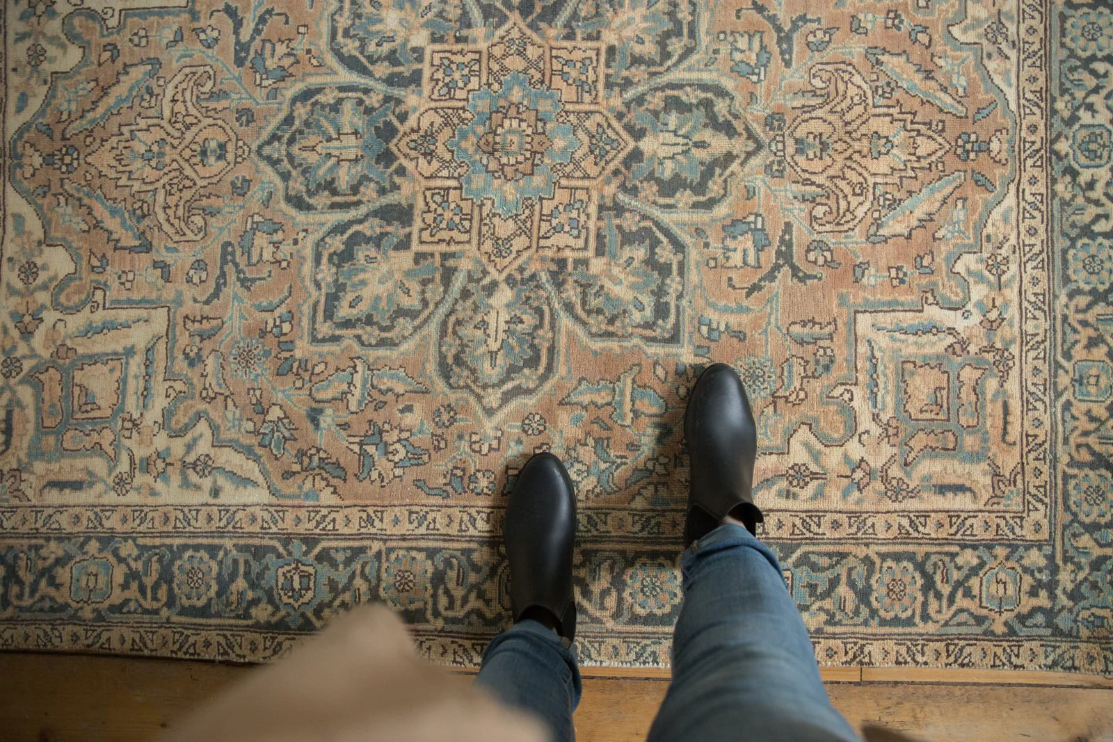 4.5x6.5 Vintage Distressed Ahar Rug - Image 2