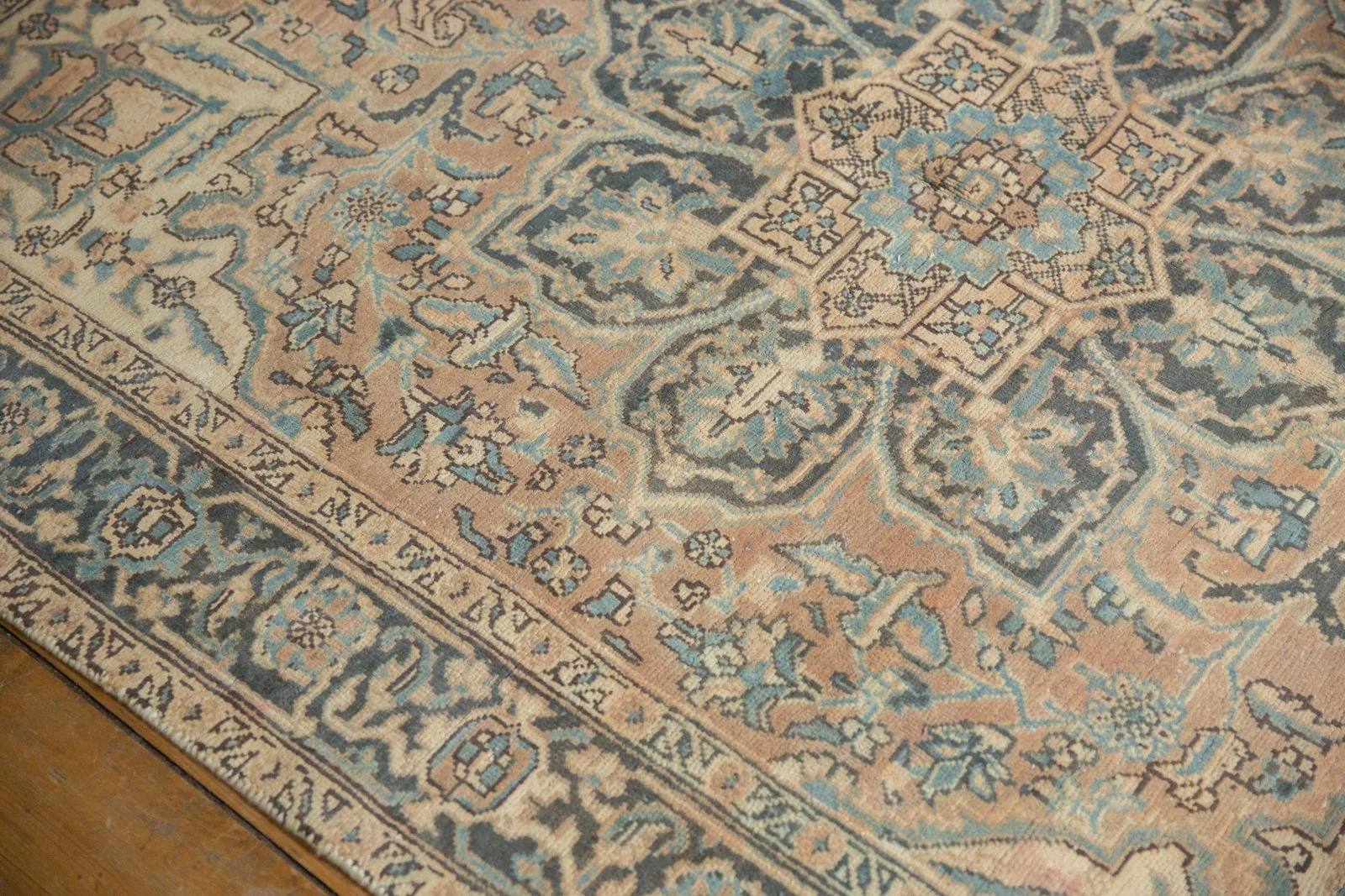 4.5x6.5 Vintage Distressed Ahar Rug - Image 4