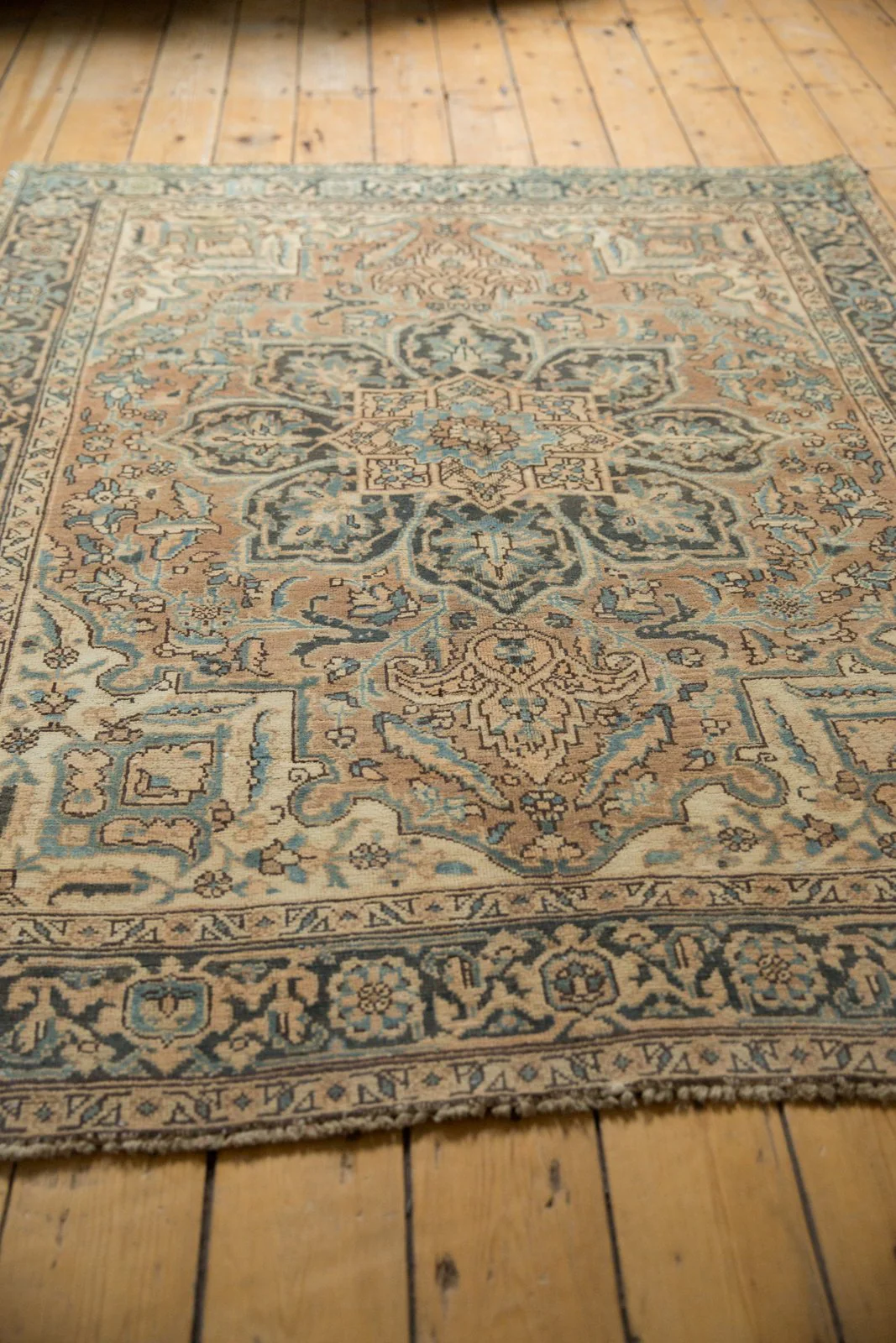 4.5x6.5 Vintage Distressed Ahar Rug - Image 5