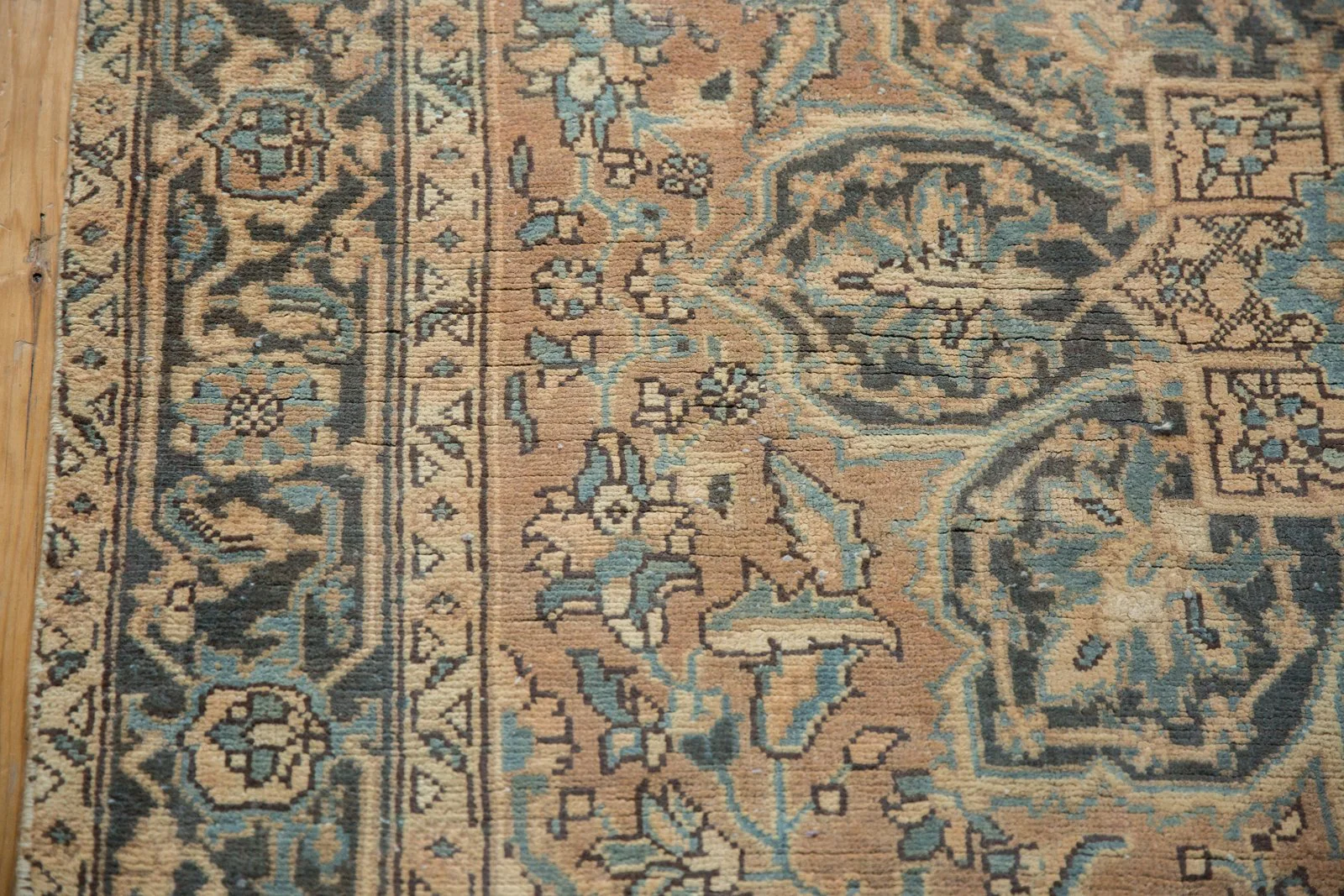 4.5x6.5 Vintage Distressed Ahar Rug - Image 8