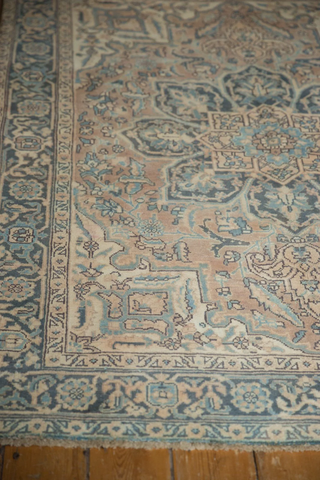 4.5x6.5 Vintage Distressed Ahar Rug - Image 9