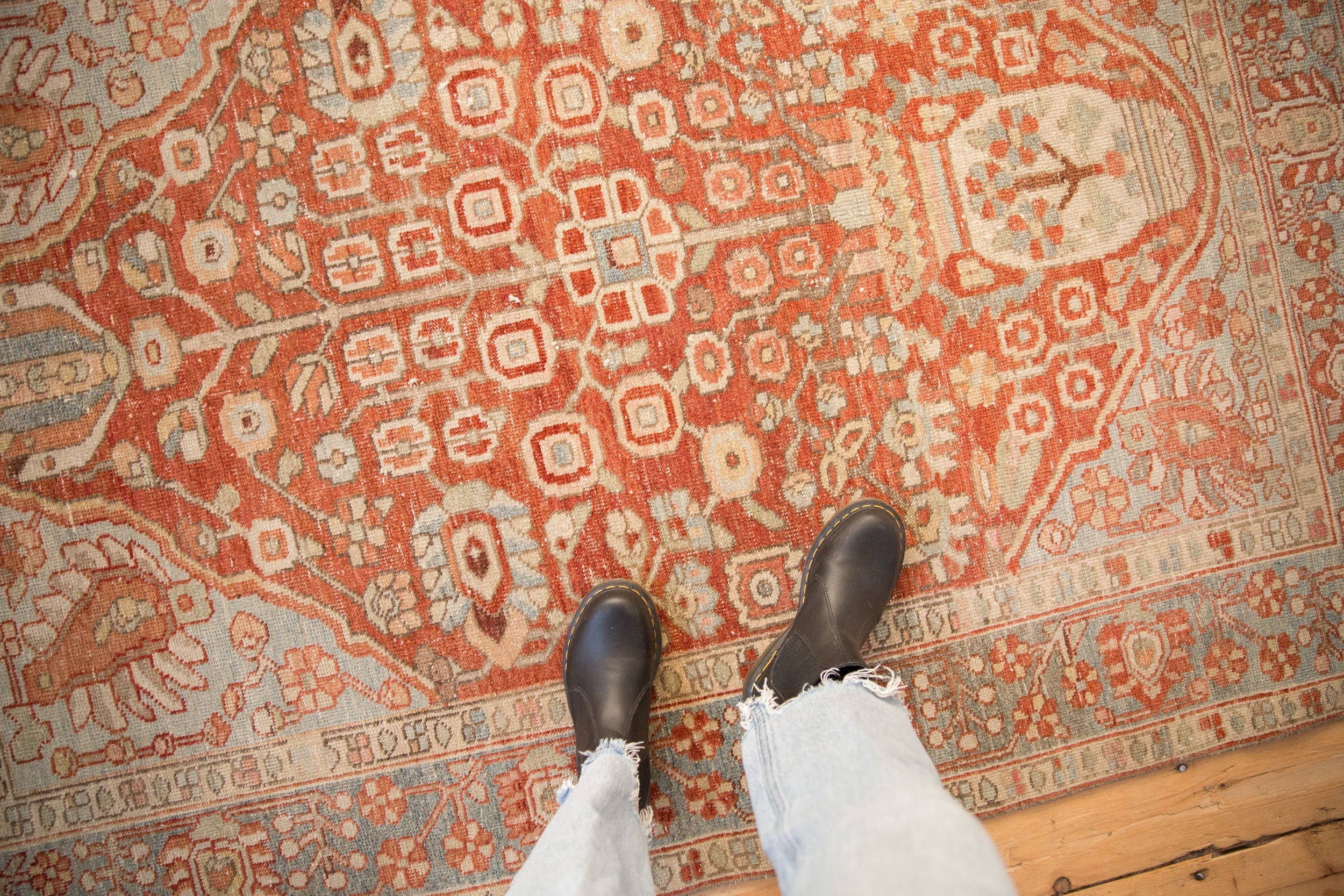4.5x6.5 Vintage Distressed Baktiari Rug - Image 2