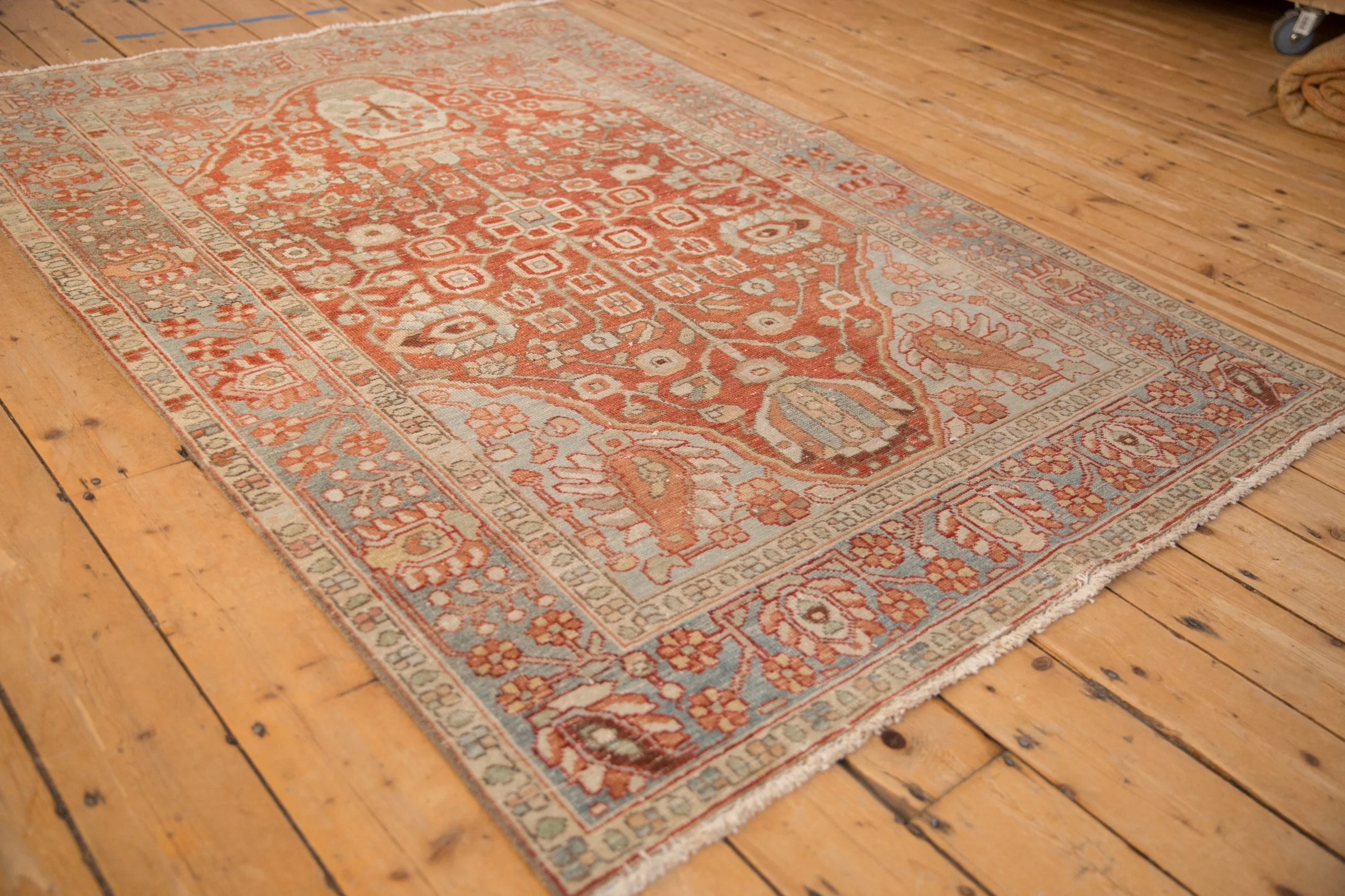 4.5x6.5 Vintage Distressed Baktiari Rug - Image 4