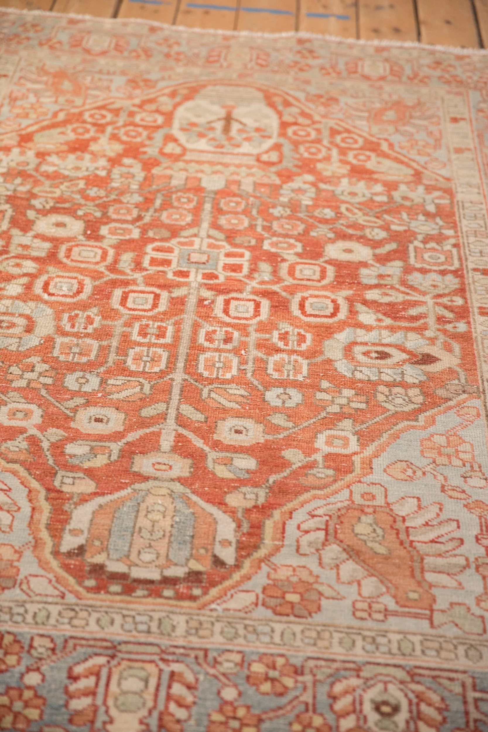 4.5x6.5 Vintage Distressed Baktiari Rug - Image 6