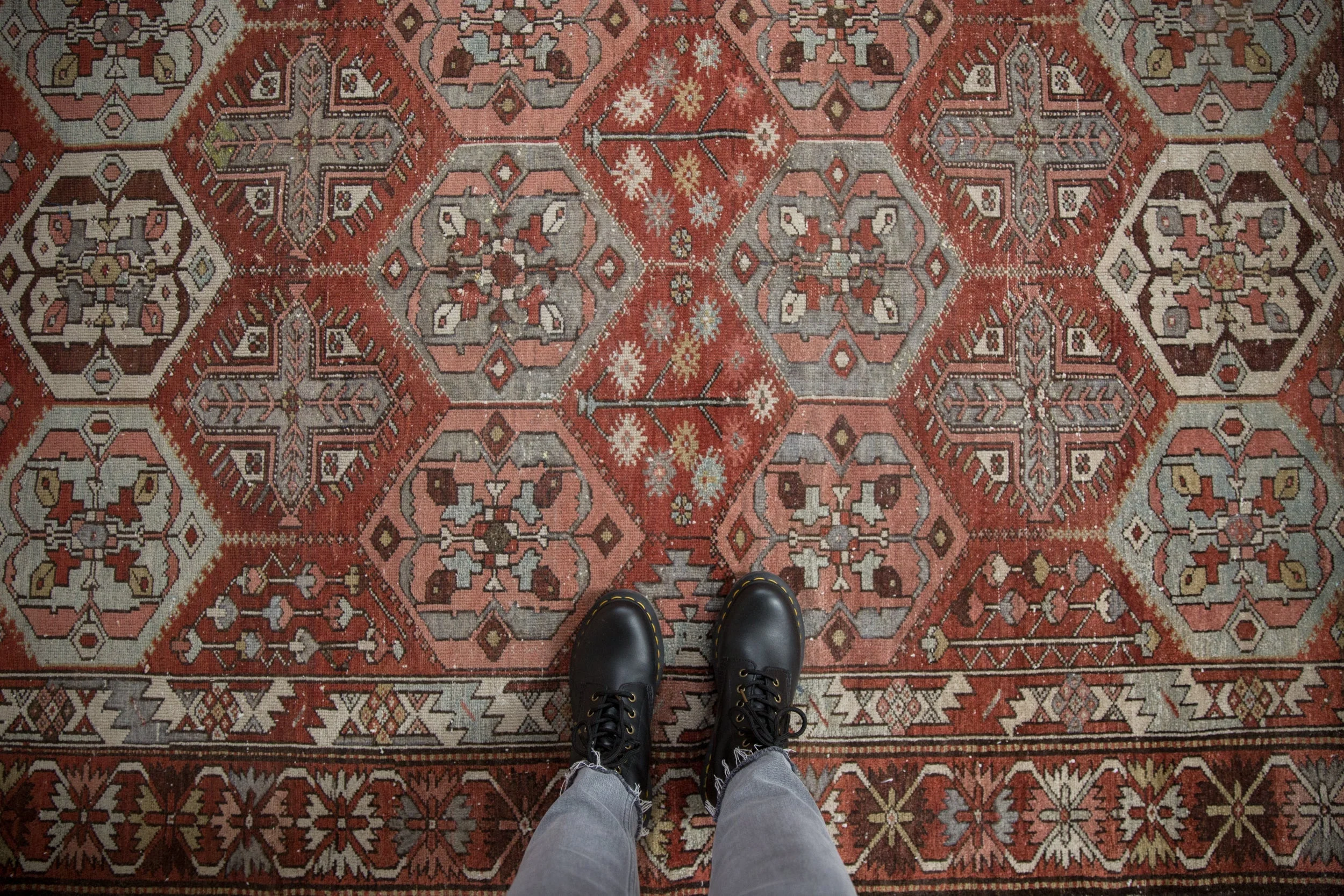4.5x6.5 Vintage Distressed Baktiari Rug - Image 2