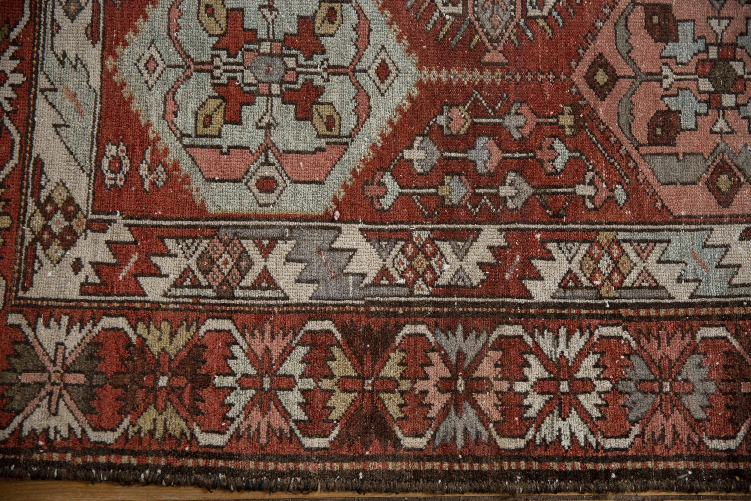 4.5x6.5 Vintage Distressed Baktiari Rug - Image 5