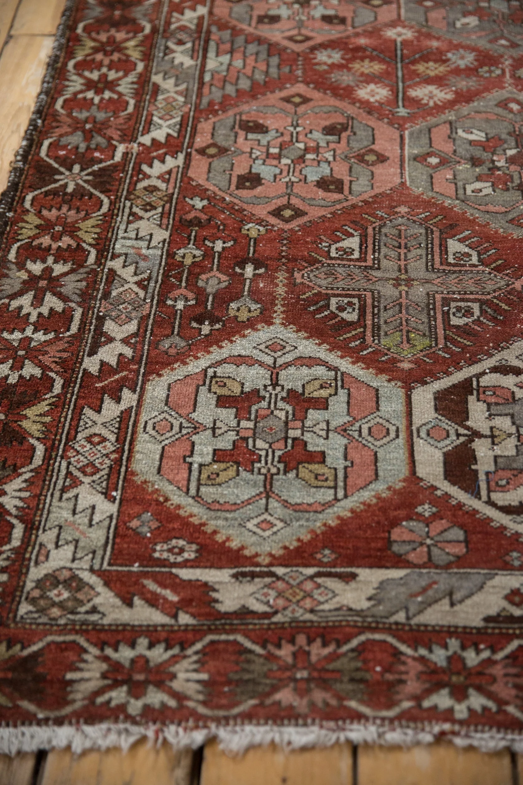 4.5x6.5 Vintage Distressed Baktiari Rug - Image 7