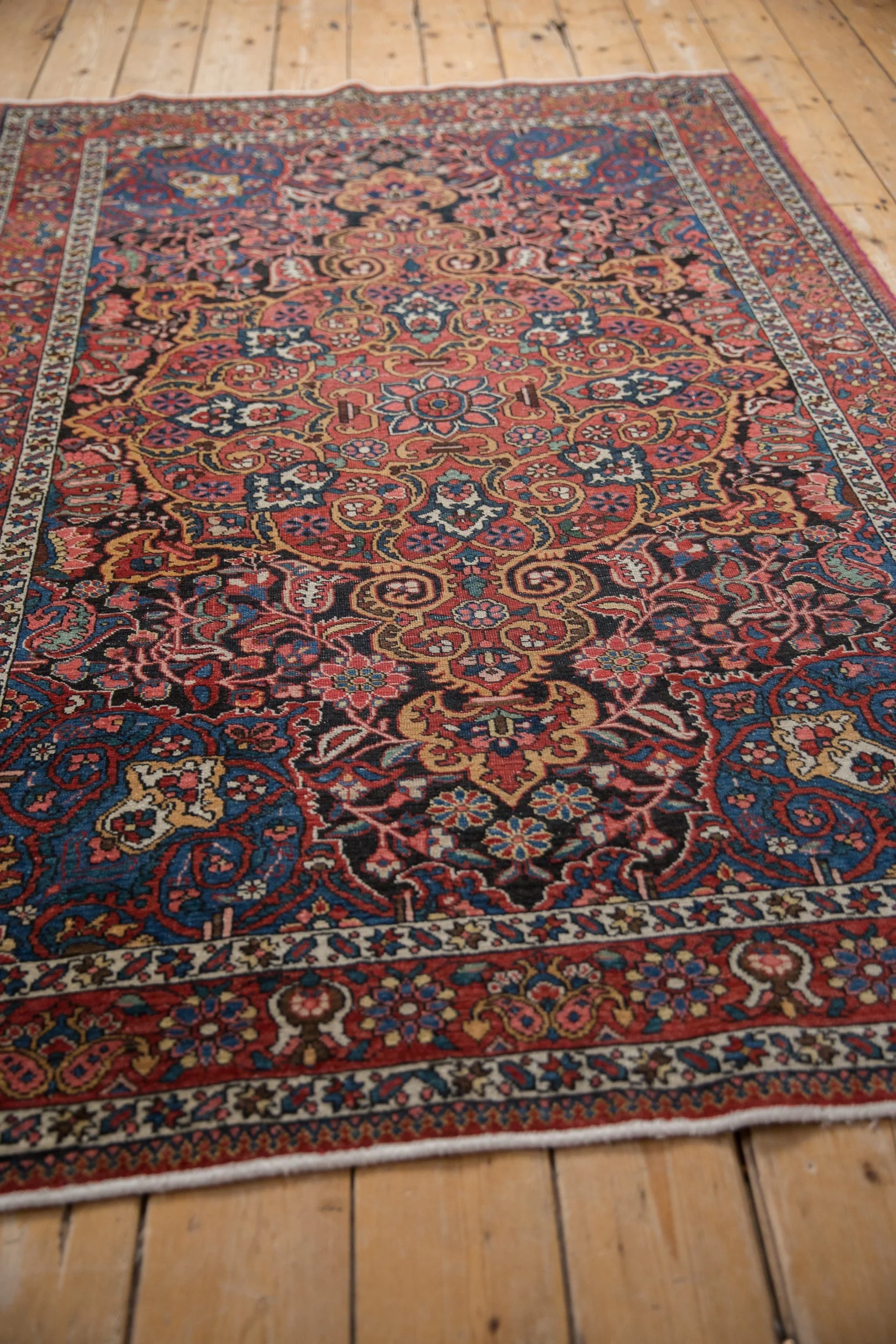 4.5x6.5 Vintage Isfahan Rug - Image 7