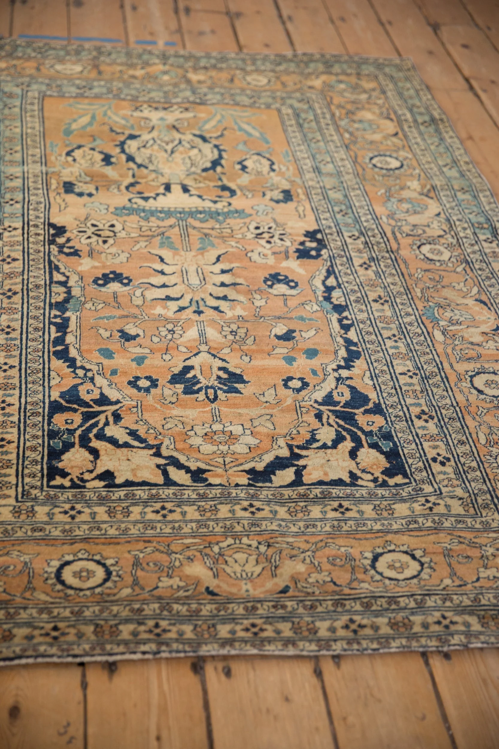 4.5x6 Antique Fine Tabriz Rug - Image 4