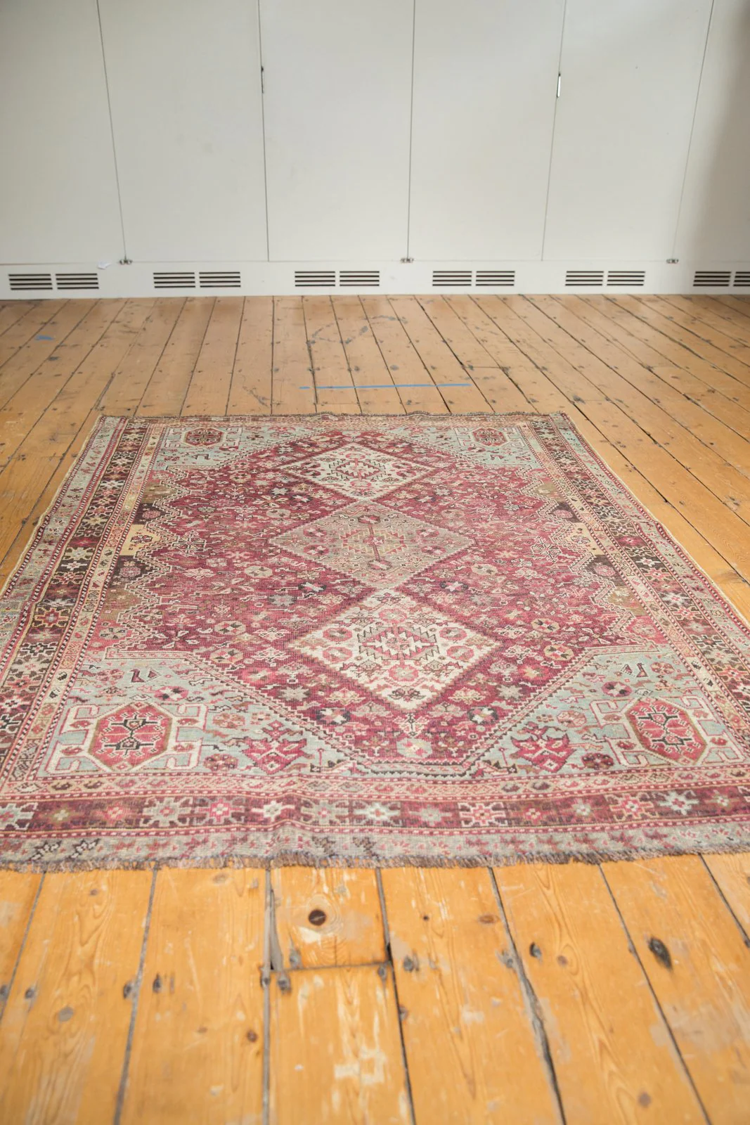 4.5x6 Vintage Distressed Qashqai Rug - Image 3