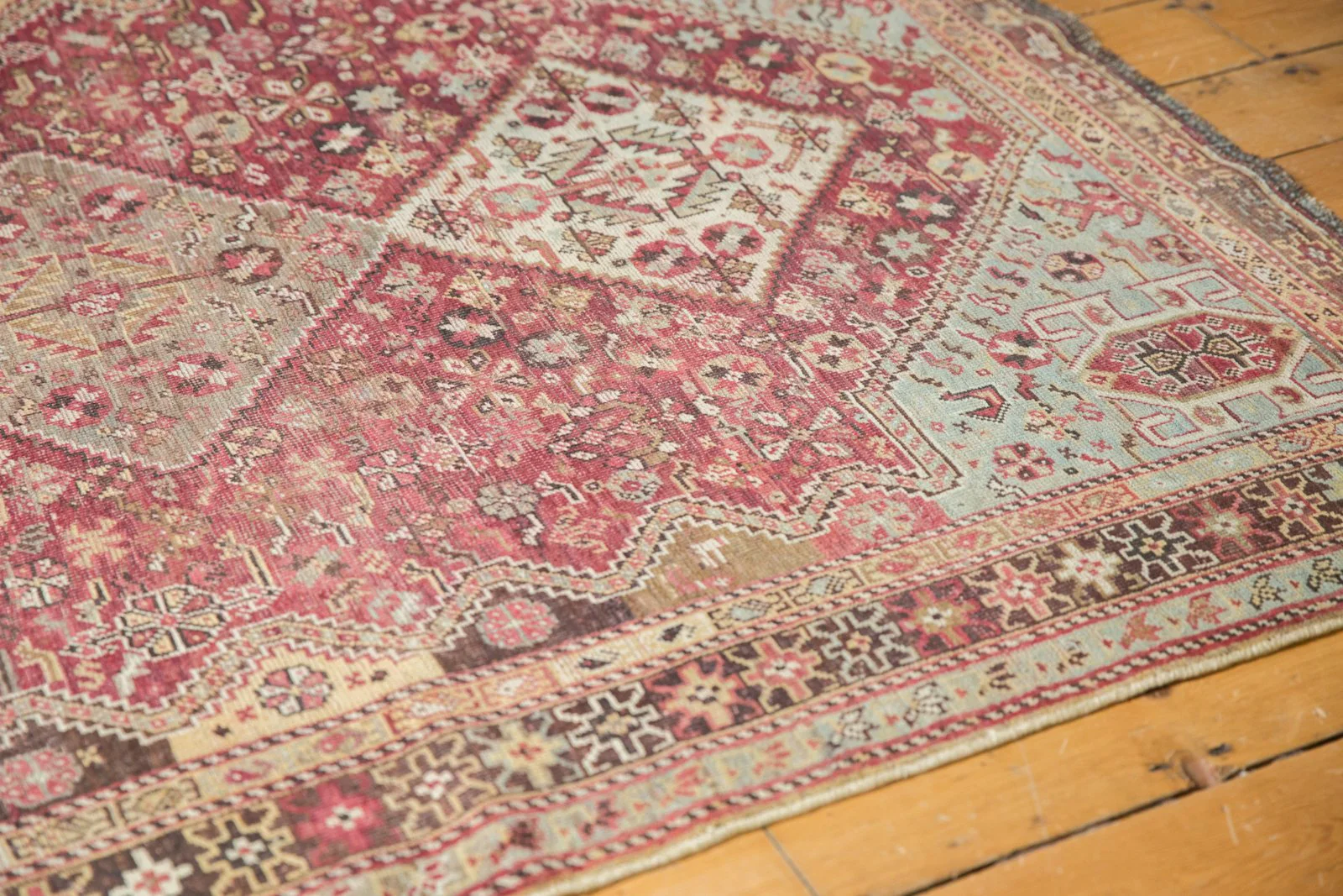 4.5x6 Vintage Distressed Qashqai Rug - Image 7