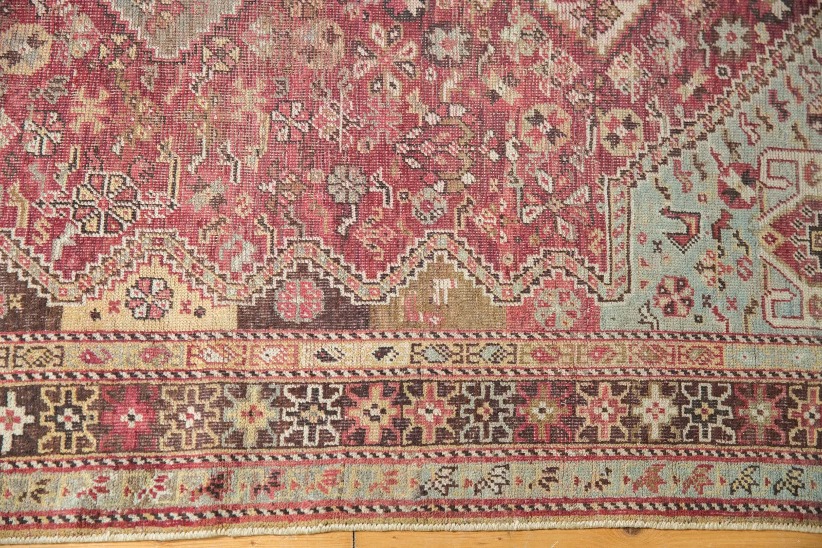4.5x6 Vintage Distressed Qashqai Rug - Image 8