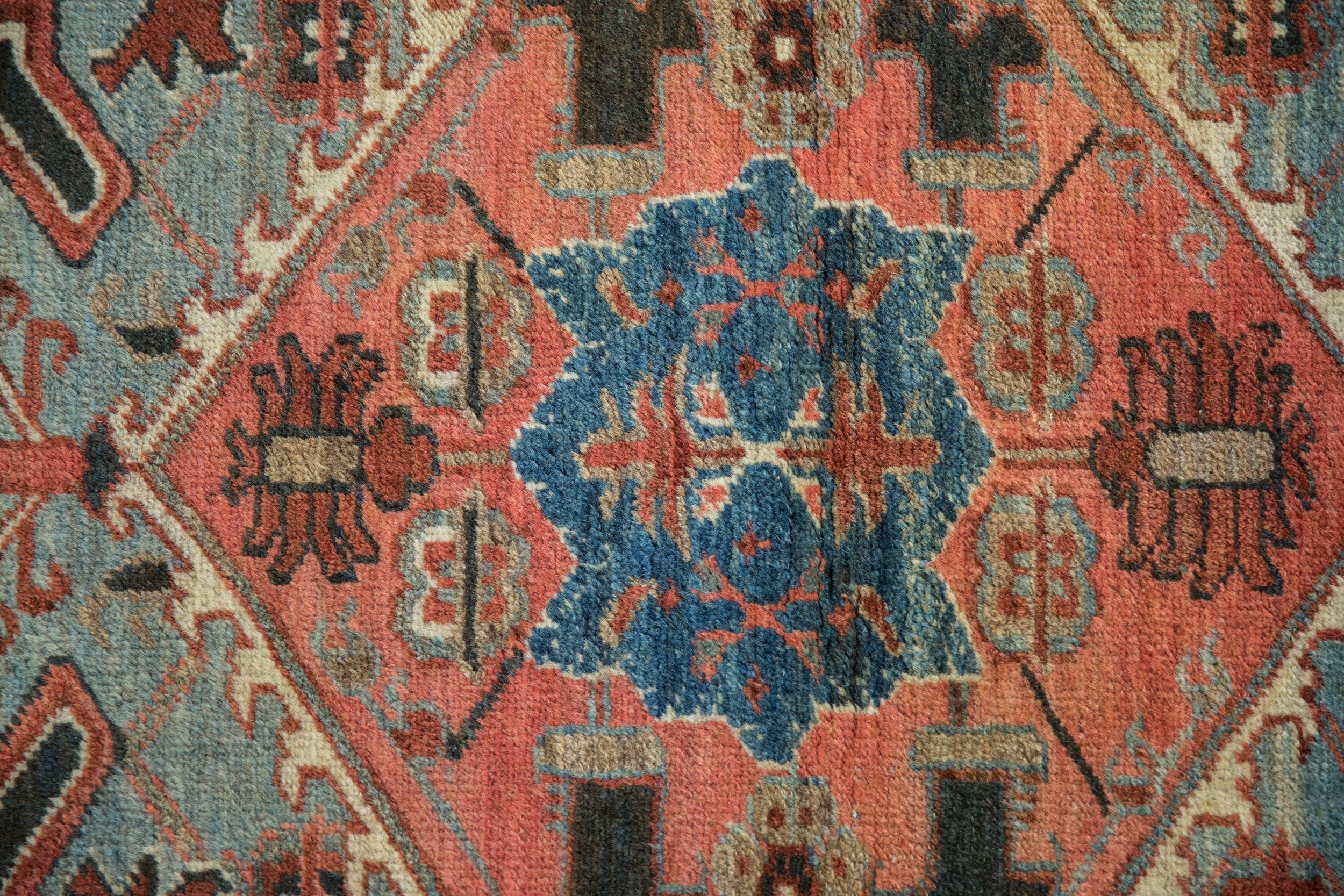 4.5x6 Vintage Heriz Rug - Image 3