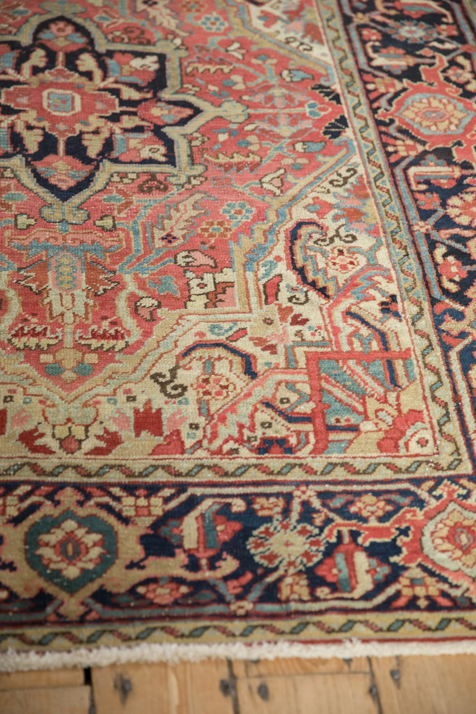 4.5x6 Vintage Heriz Rug - Image 5