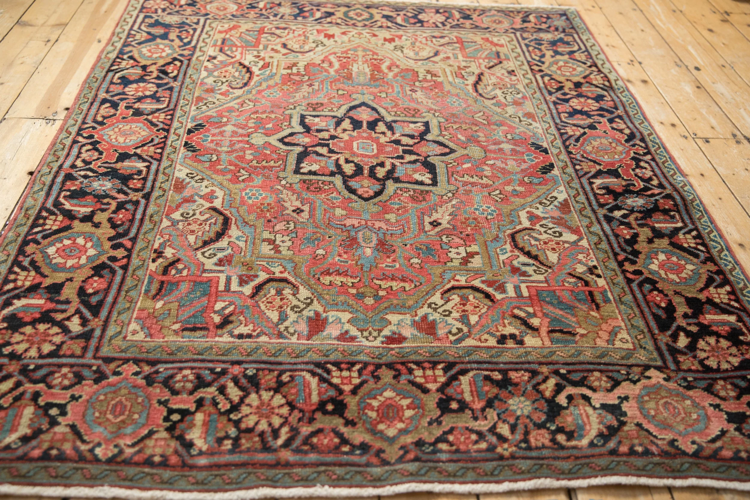 4.5x6 Vintage Heriz Rug - Image 6