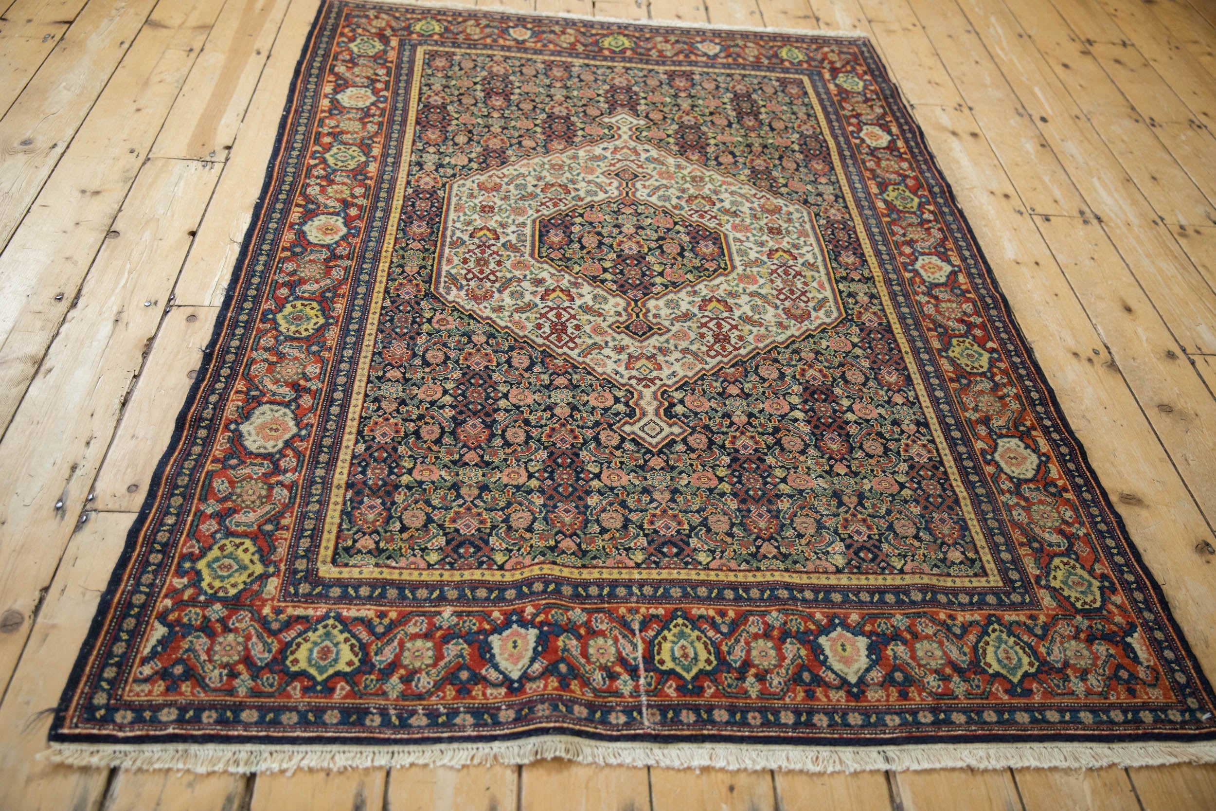 4.5x6 Vintage Senneh Rug - Image 9