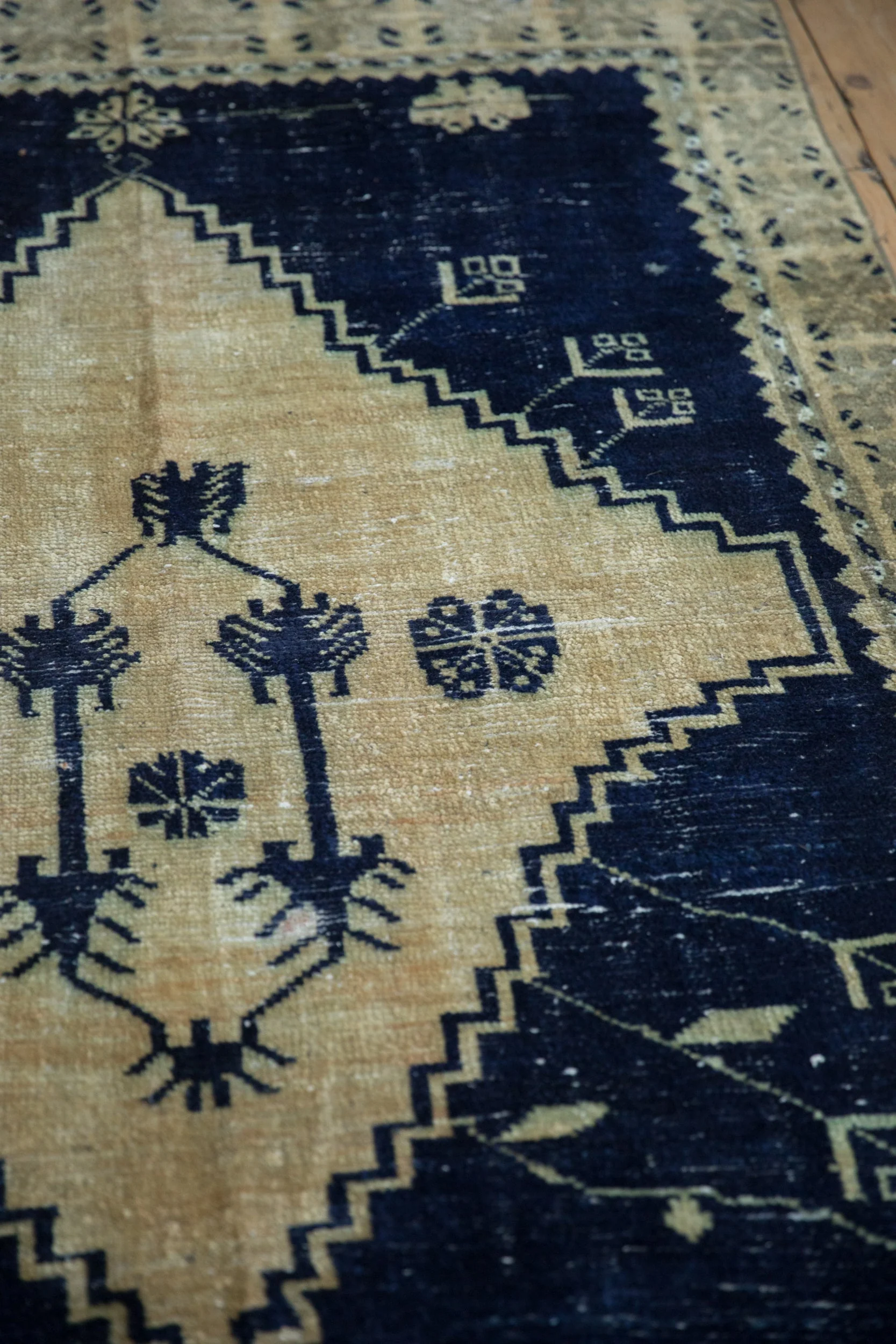 4.5x7.5 Vintage Distressed Oushak Rug - Image 6