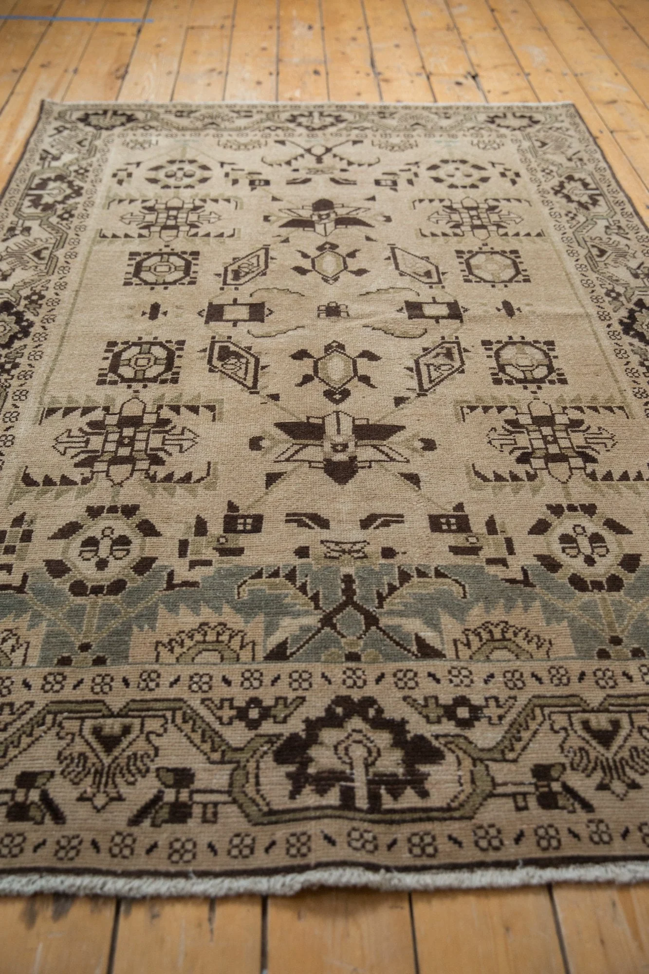 4.5x7 Vintage Distressed Malayer Rug - Image 8