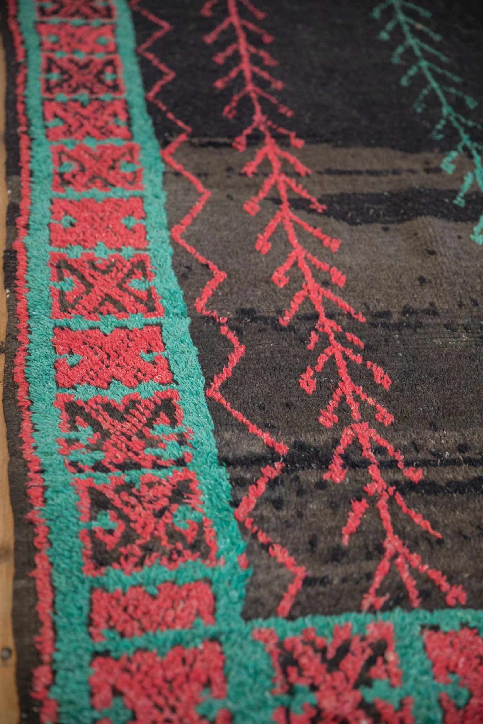 4.5x7 Vintage Moroccan Rug - Image 9