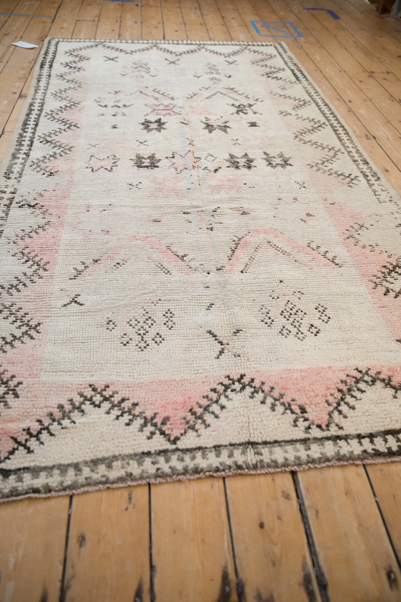 4.5x9 Vintage Distressed Moroccan Rug Runner - Image 10