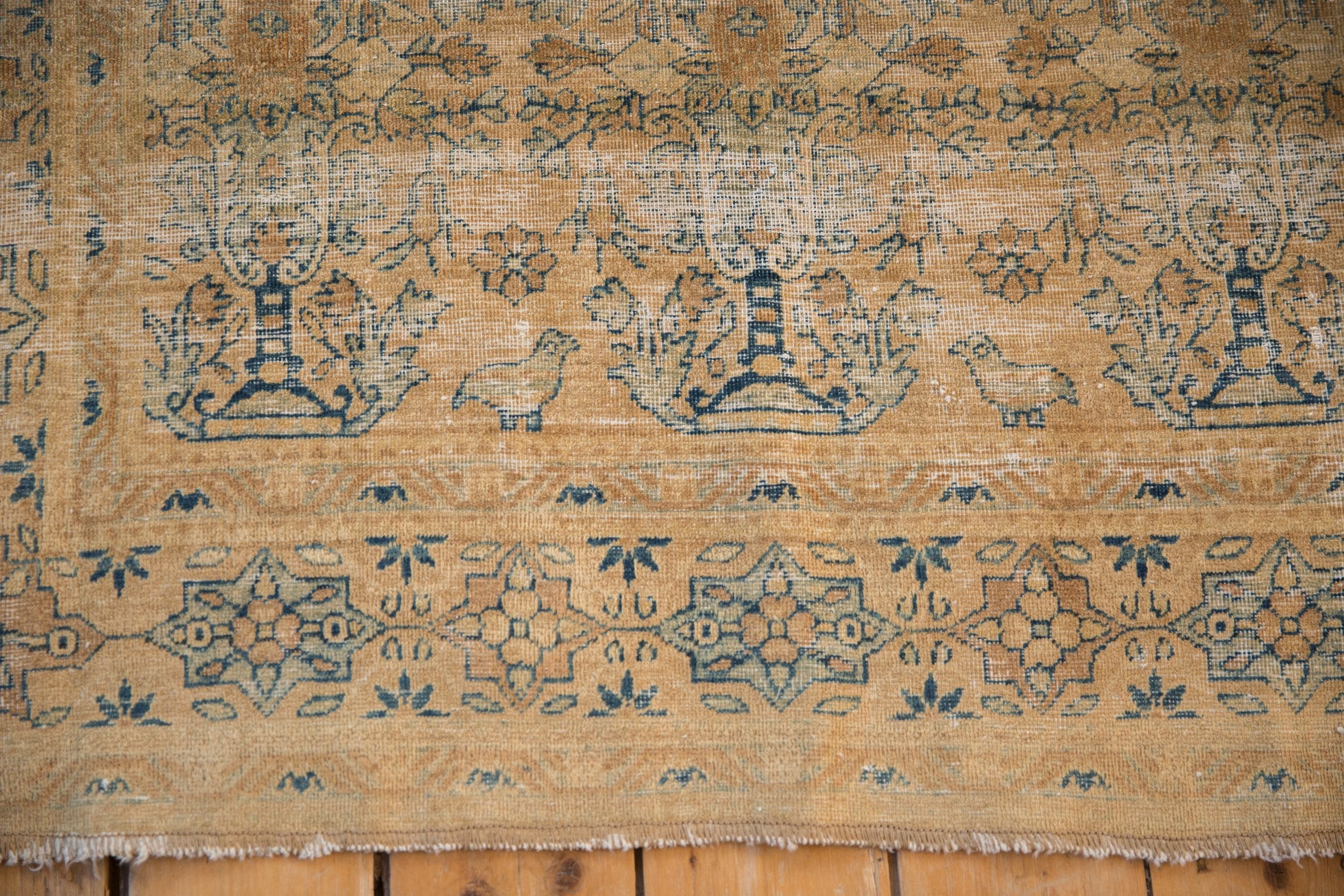 4x4.5 Vintage Distressed Meshed Square Rug - Image 8