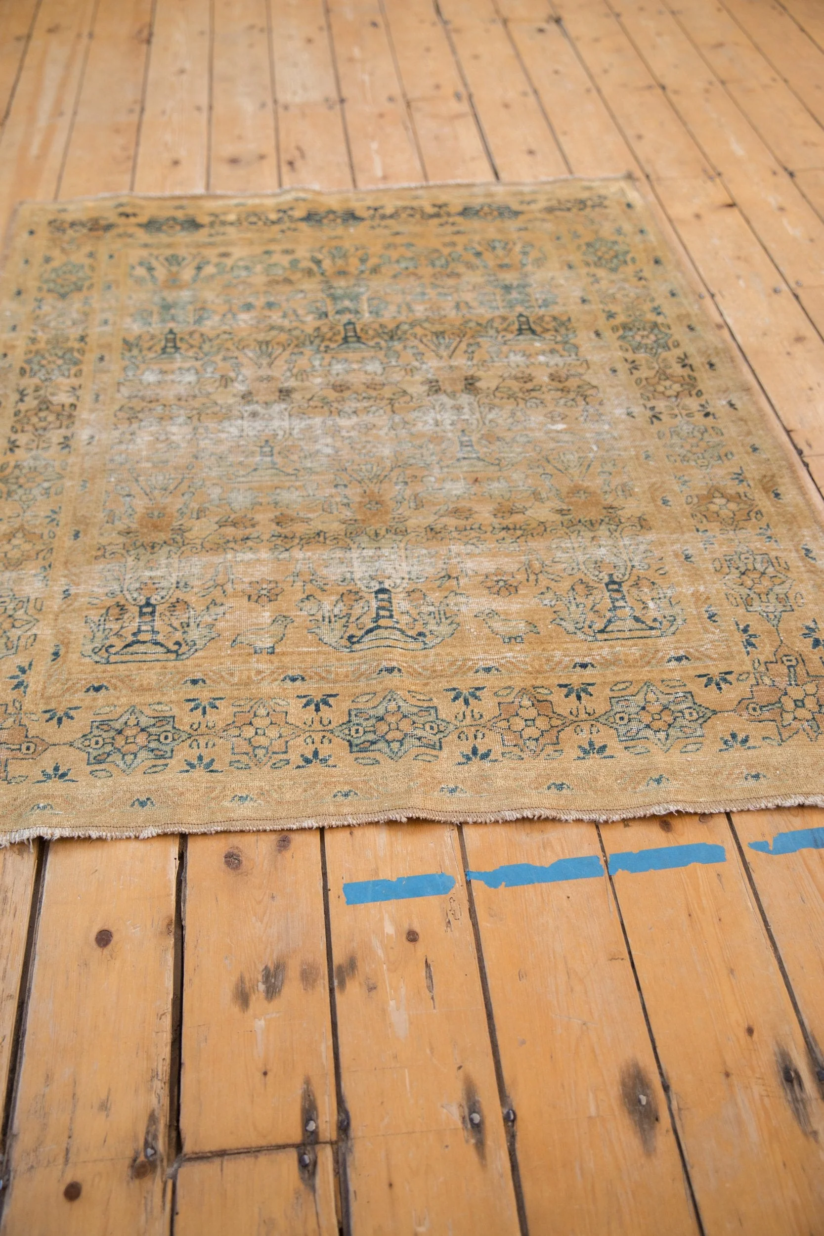 4x4.5 Vintage Distressed Meshed Square Rug - Image 9