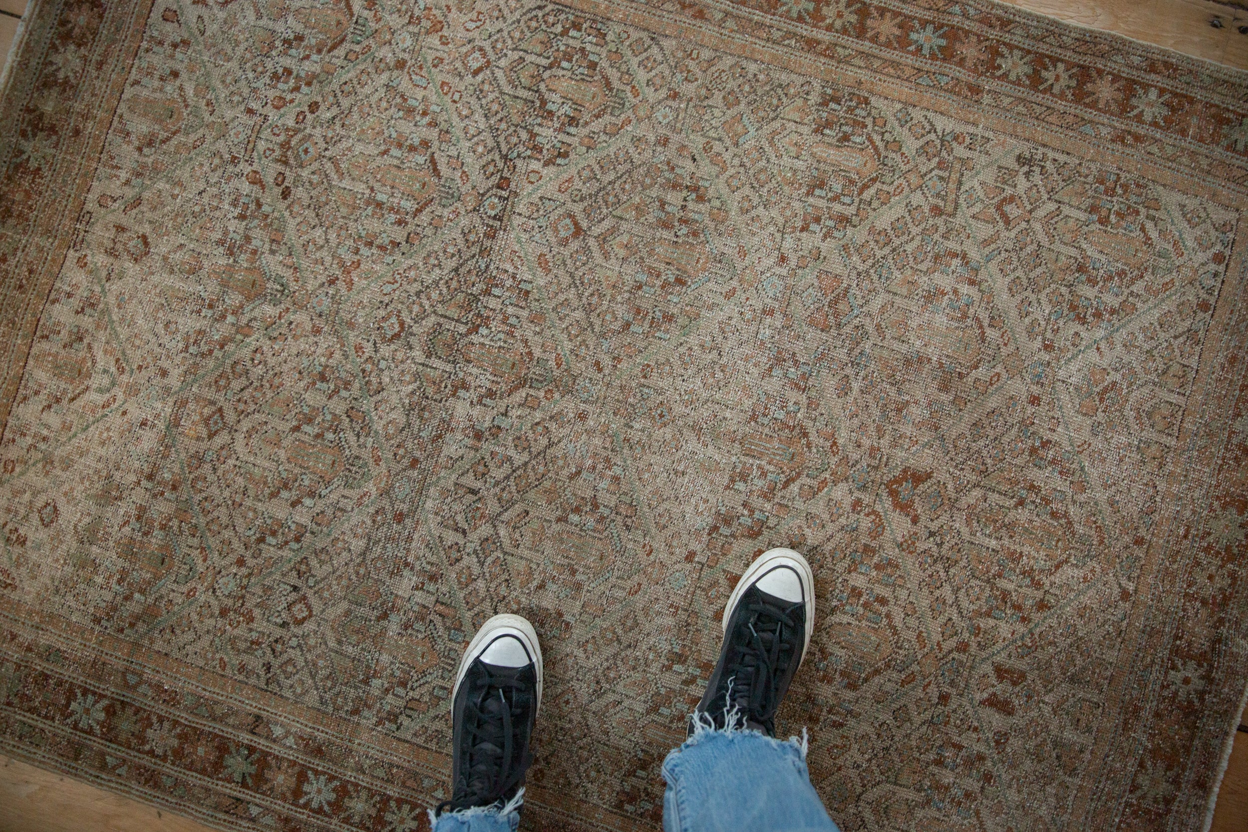 4x5.5 Vintage Distressed Mahal Rug - Image 2