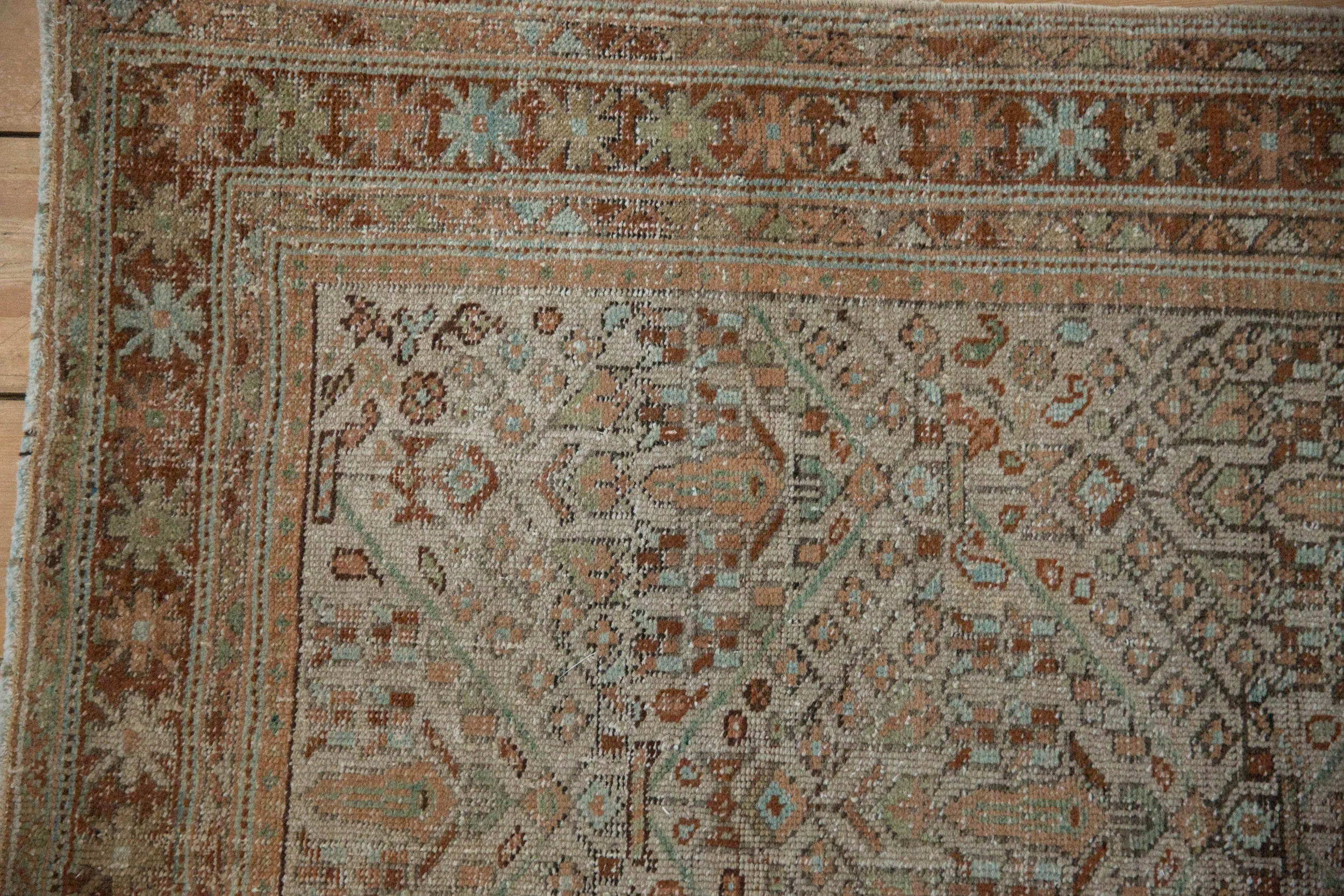 4x5.5 Vintage Distressed Mahal Rug - Image 3