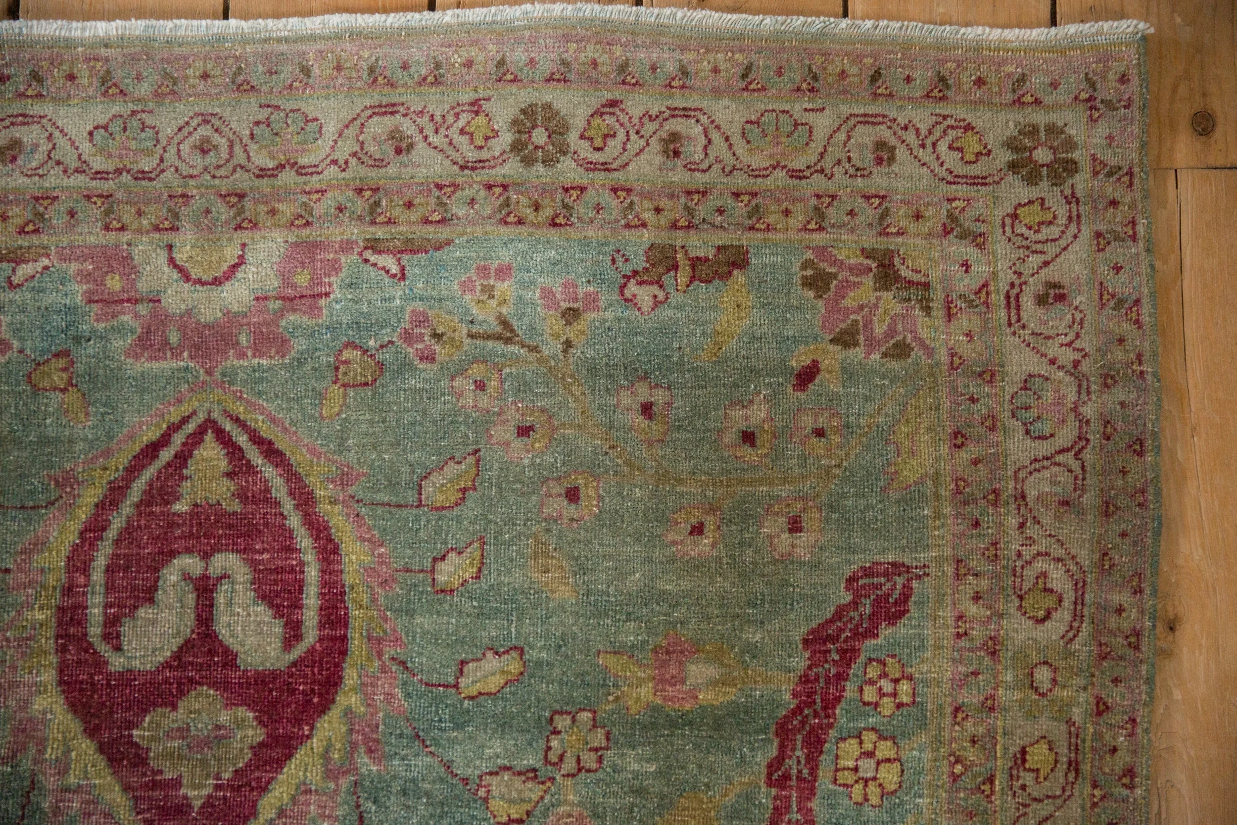 4x5.5 Vintage Distressed Meshed Rug - Image 3