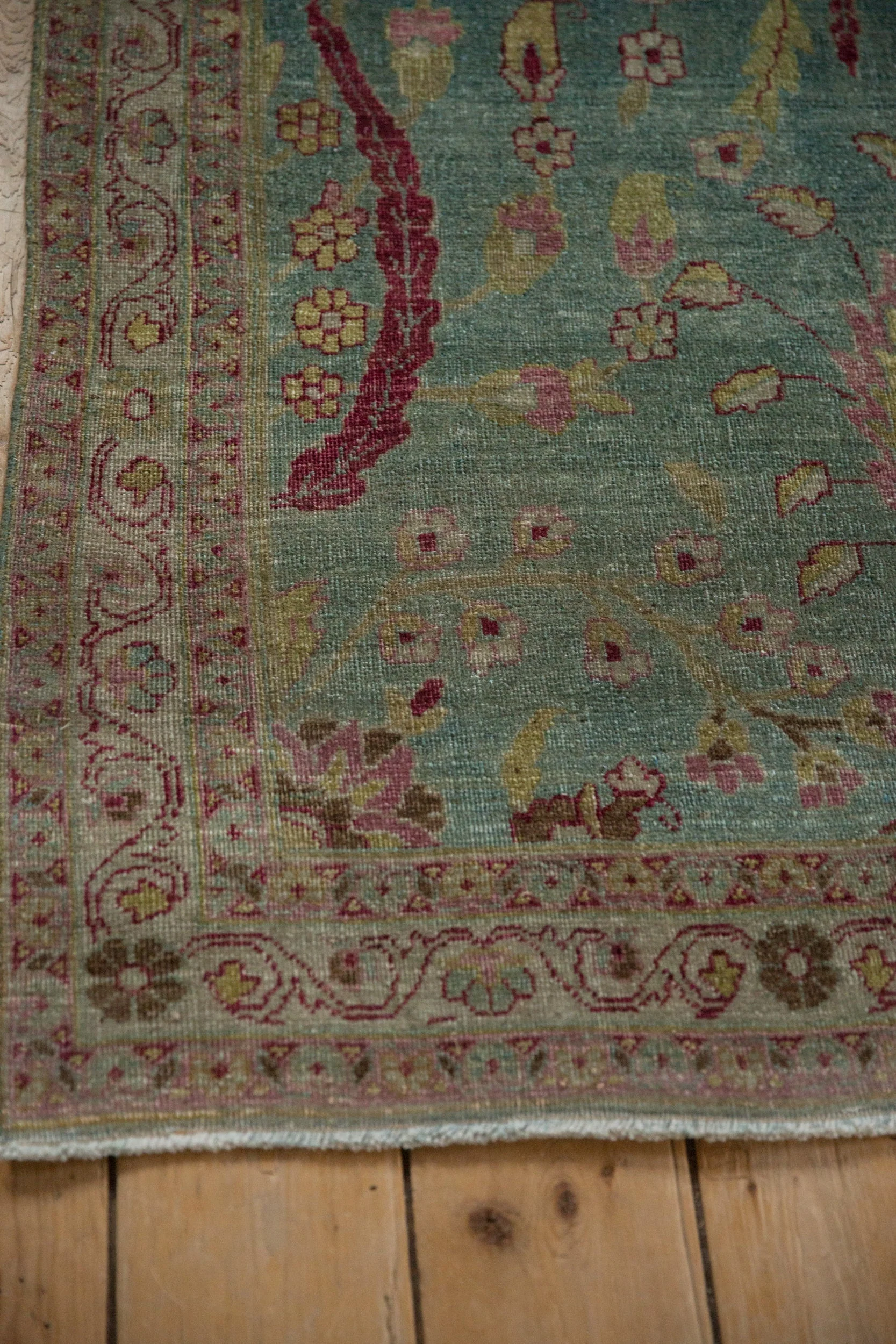 4x5.5 Vintage Distressed Meshed Rug - Image 8