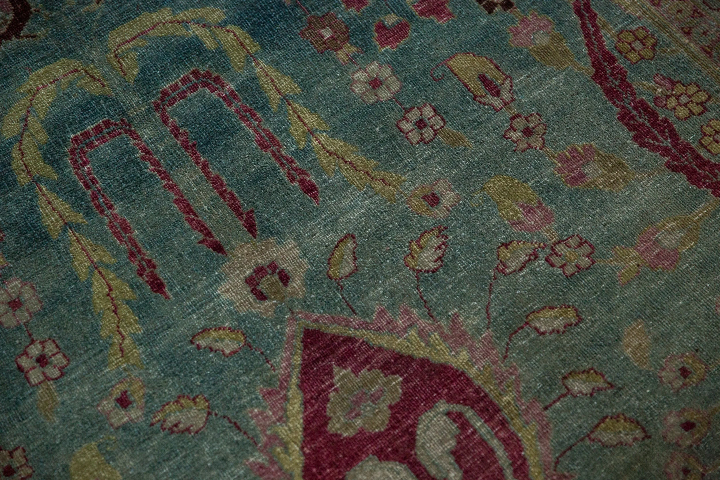 4x5.5 Vintage Distressed Meshed Rug - Image 9